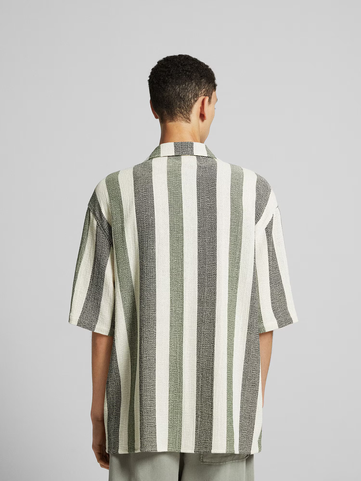 Bershka Cămașă ecru / verde / negru - Pled.ro