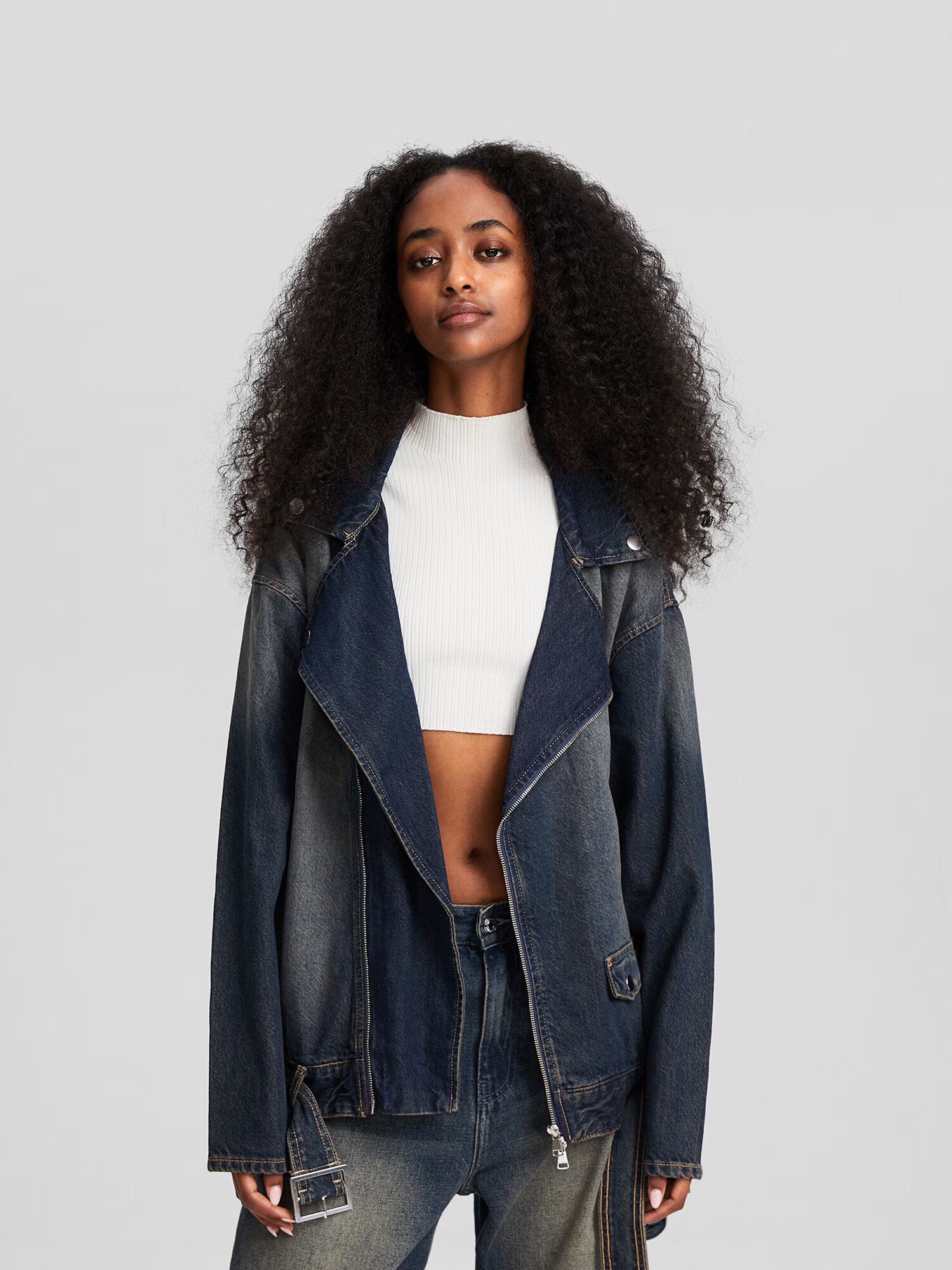 Bershka Geacă de primăvară-toamnă albastru denim - Pled.ro