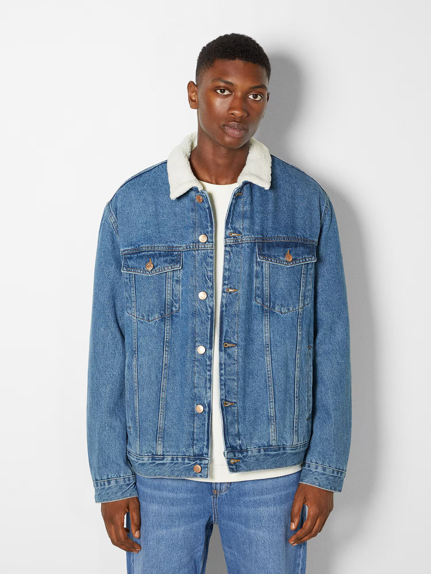 Bershka Geacă de primăvară-toamnă albastru denim / alb natural - Pled.ro