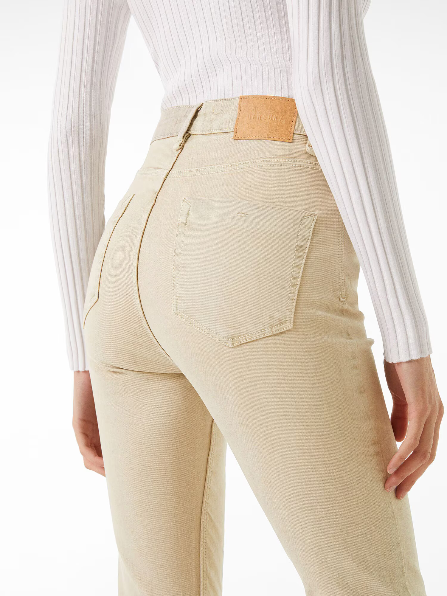 Bershka Pantaloni bej - Pled.ro