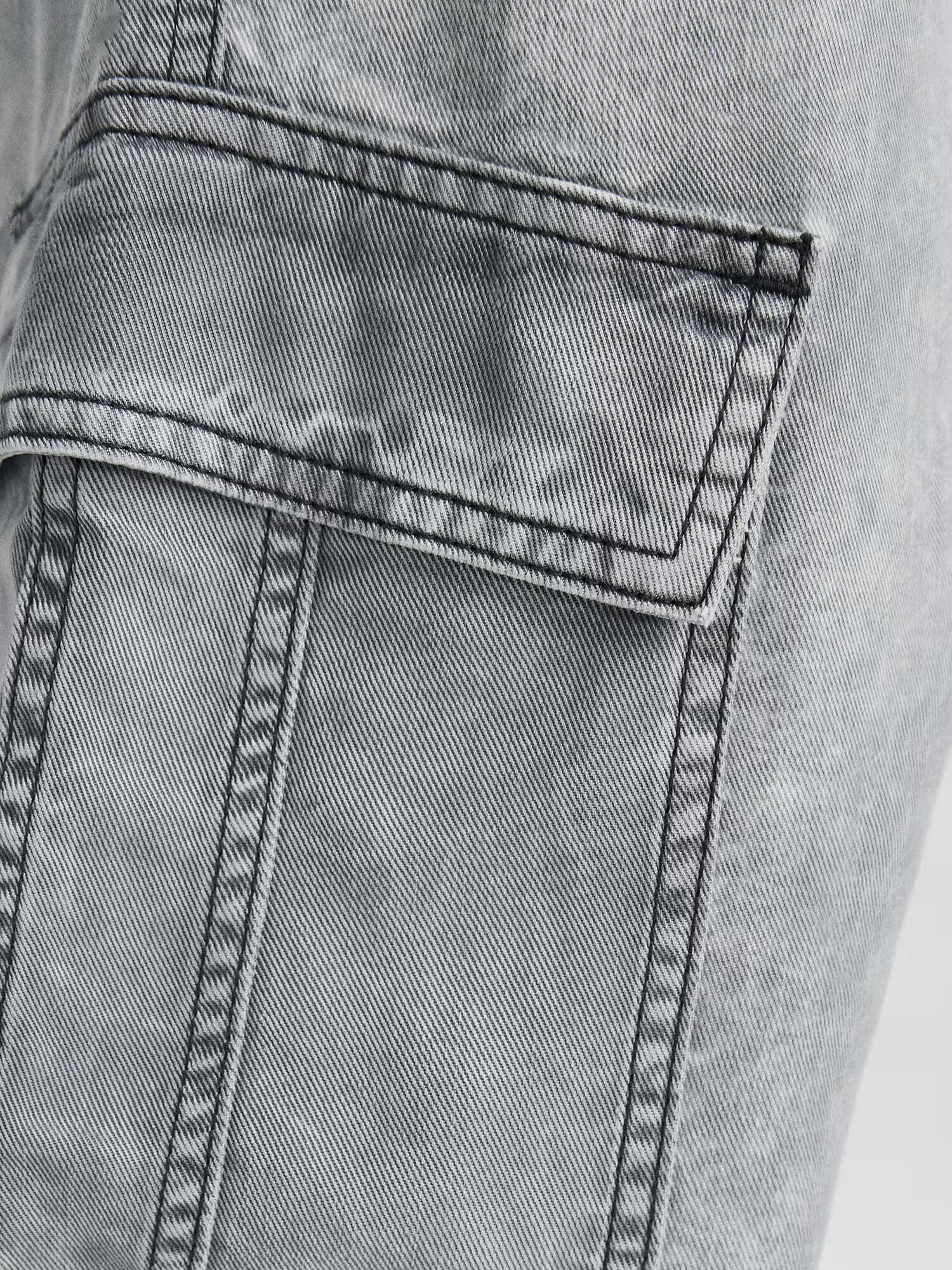 Bershka Pantaloni cu buzunare gri denim - Pled.ro