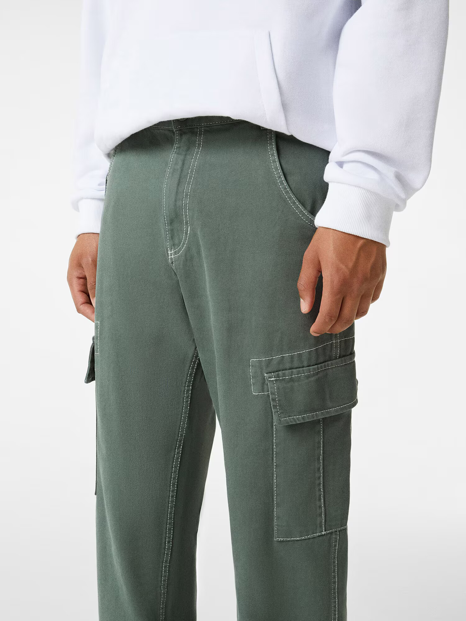 Bershka Pantaloni cu buzunare gri grafit - Pled.ro