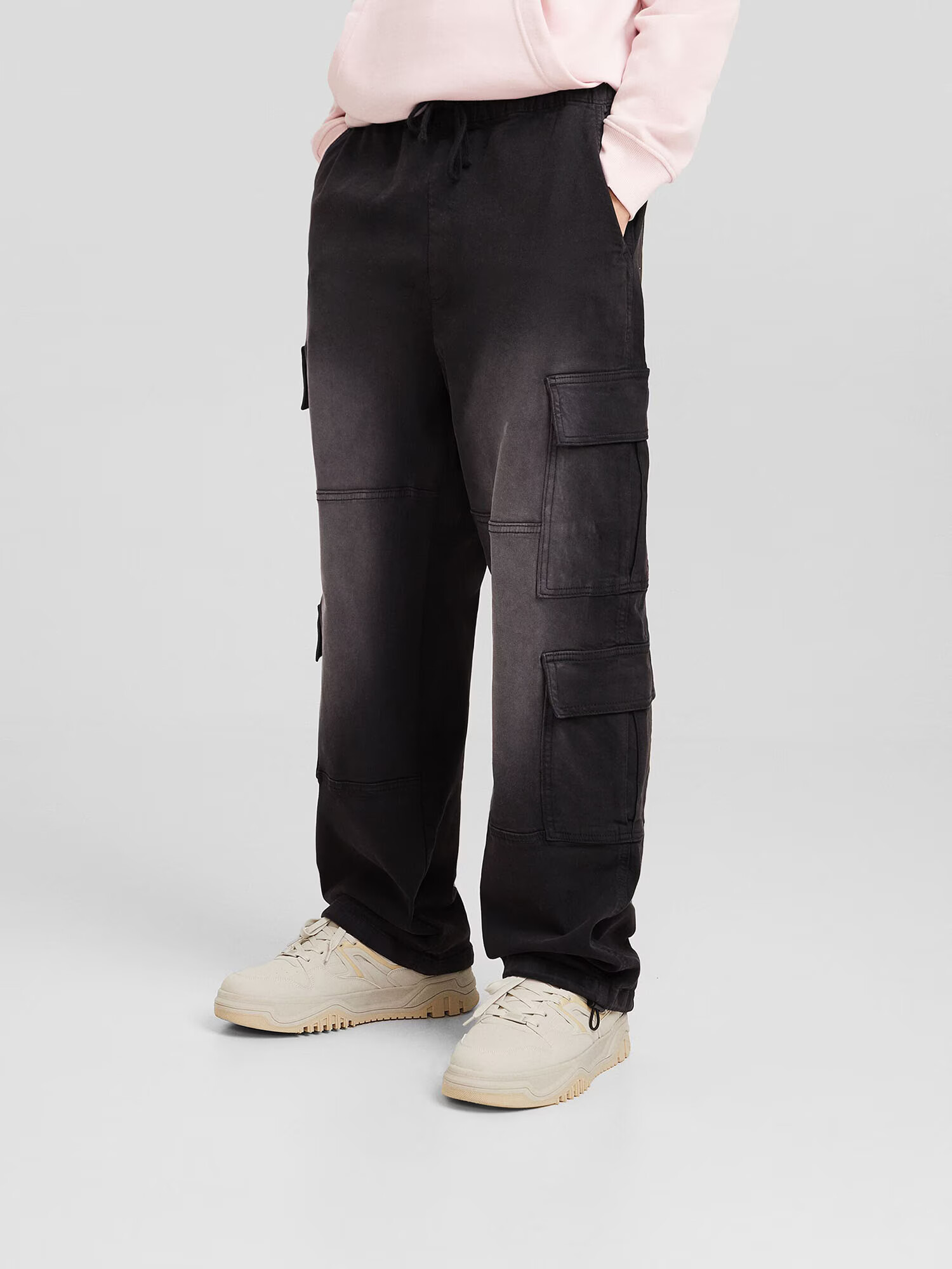 Bershka Pantaloni cu buzunare gri / negru - Pled.ro