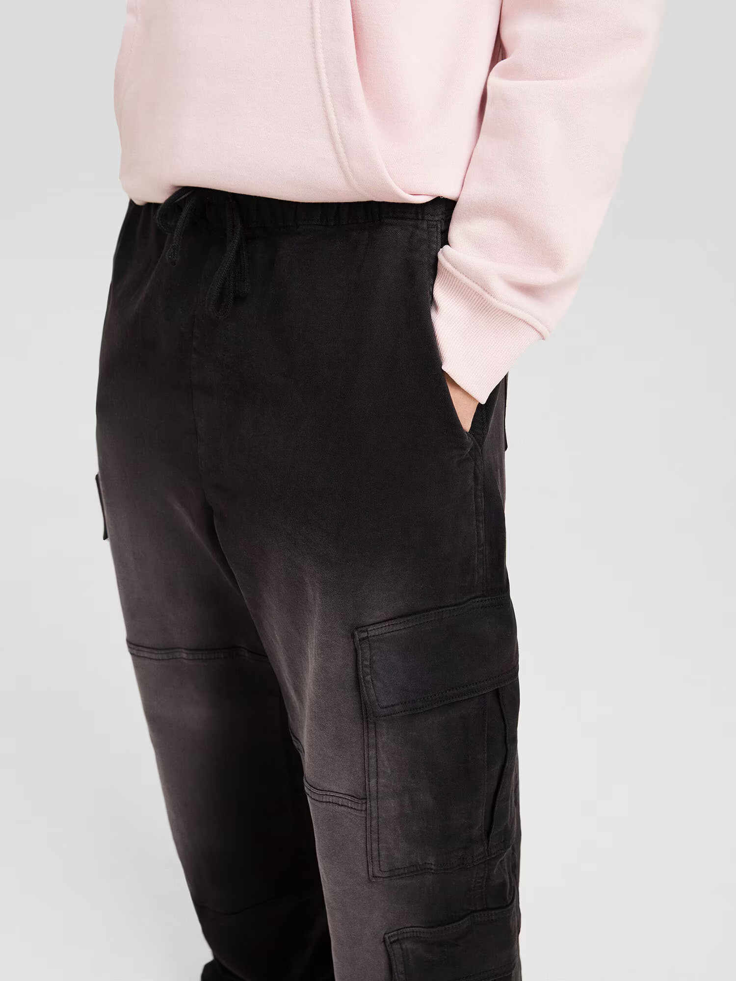 Bershka Pantaloni cu buzunare gri / negru - Pled.ro