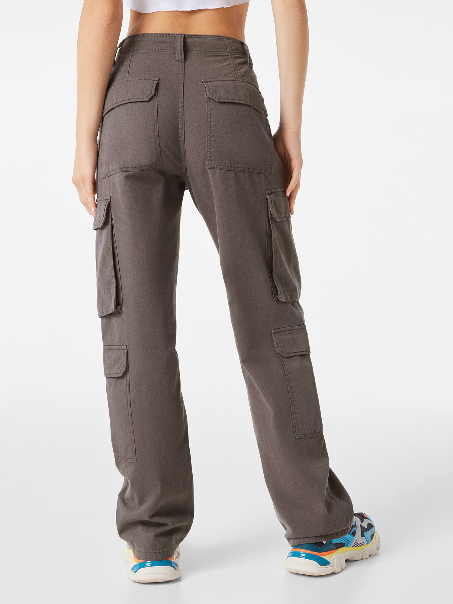 Bershka Pantaloni cu buzunare gri taupe - Pled.ro