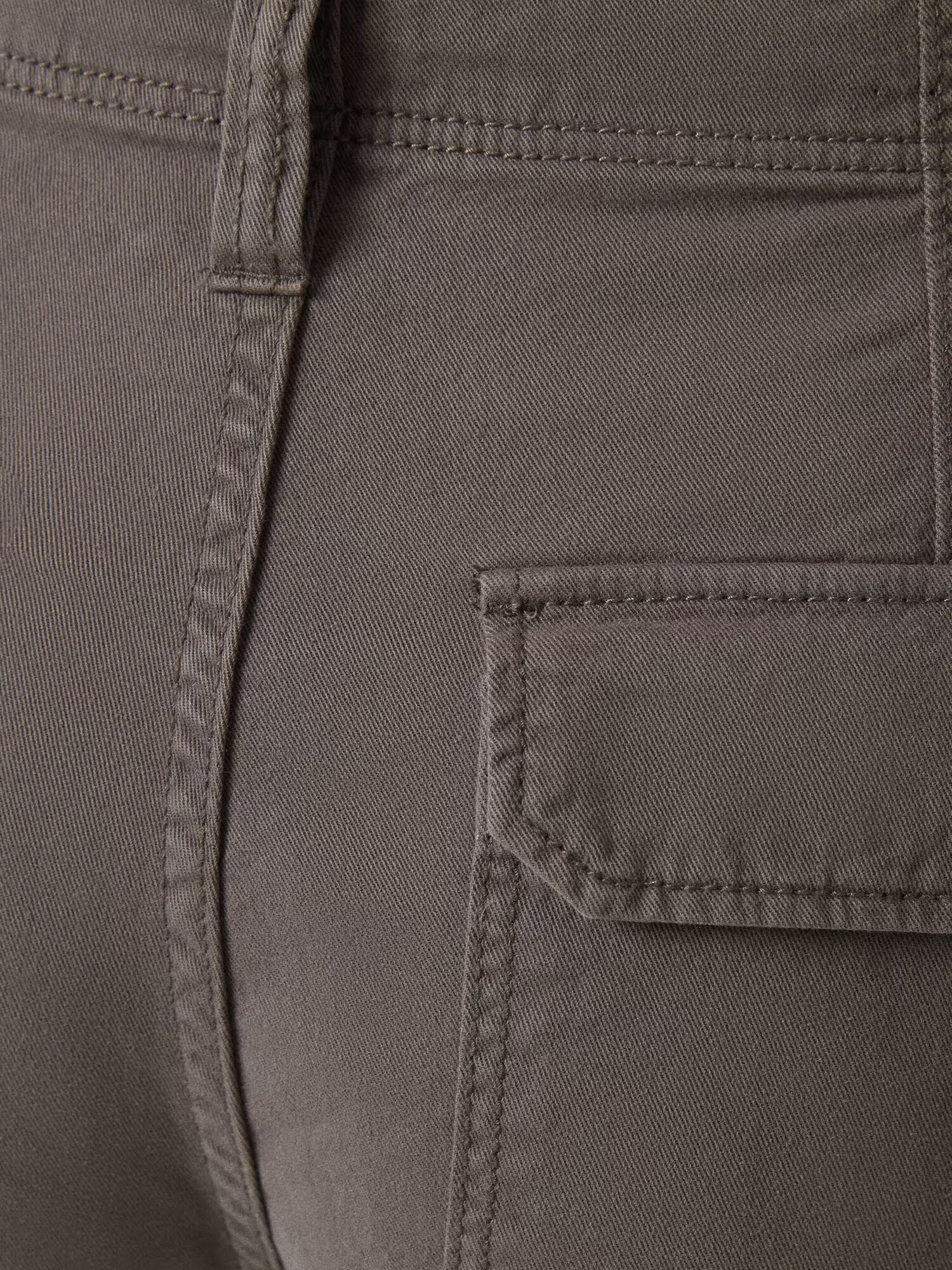 Bershka Pantaloni cu buzunare gri taupe - Pled.ro