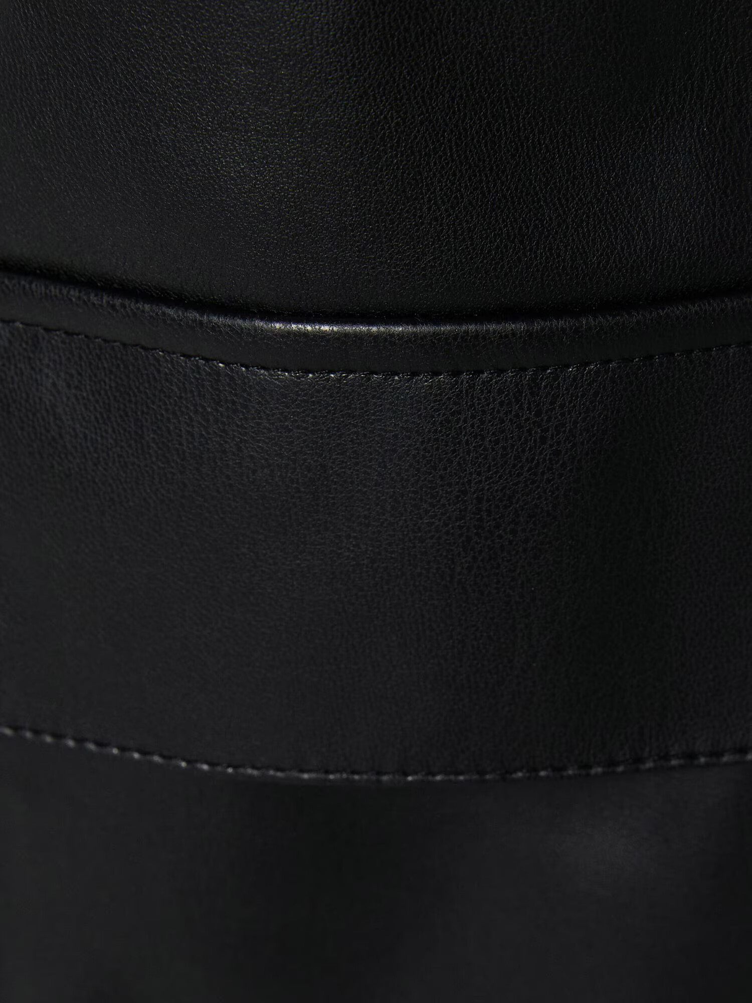 Bershka Pantaloni cu buzunare negru - Pled.ro