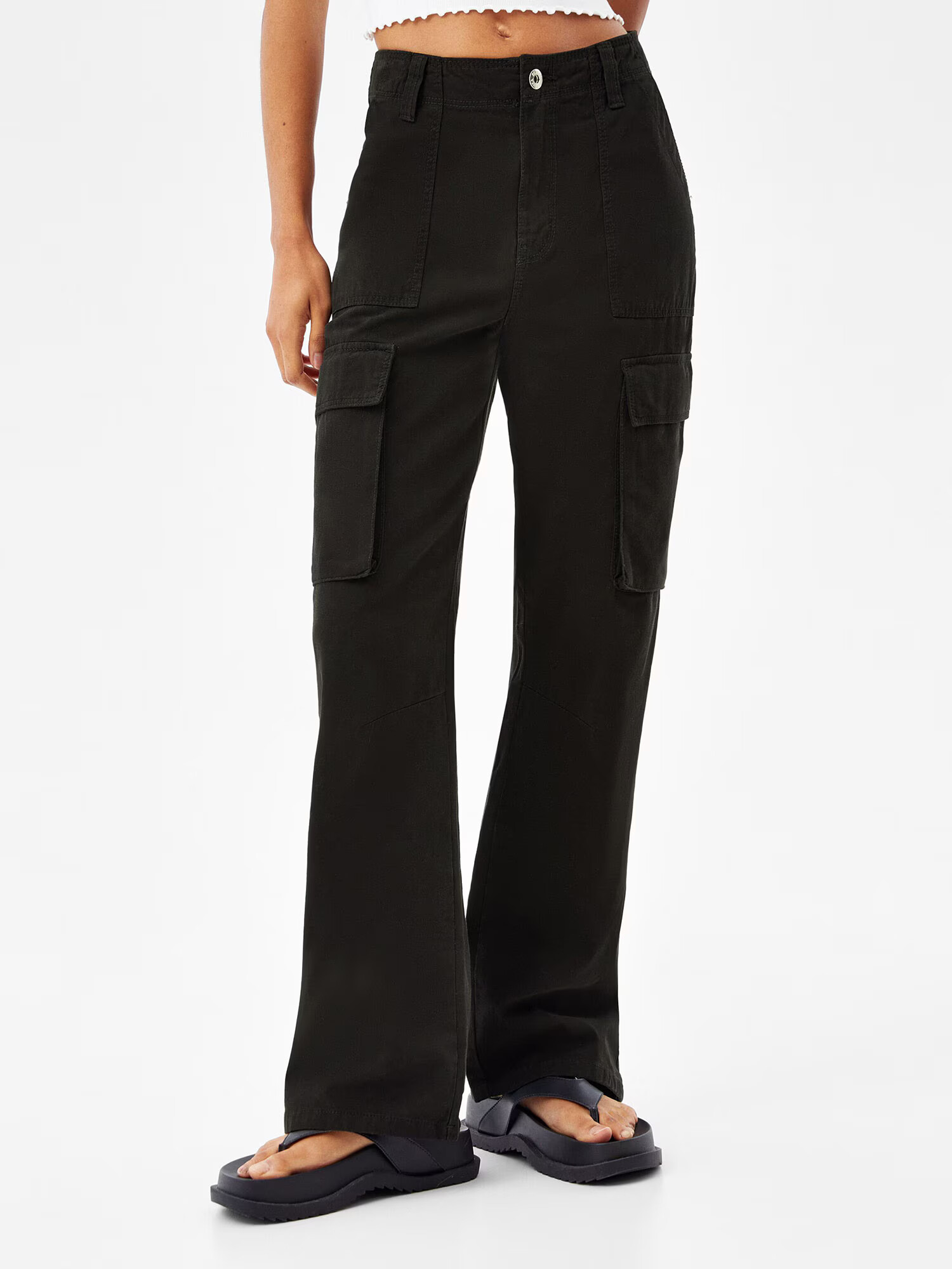 Bershka Pantaloni cu buzunare negru - Pled.ro