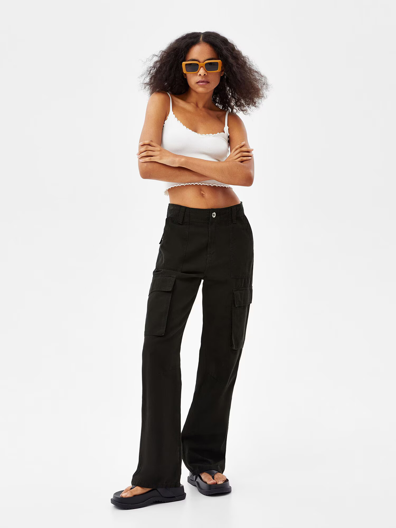 Bershka Pantaloni cu buzunare negru - Pled.ro