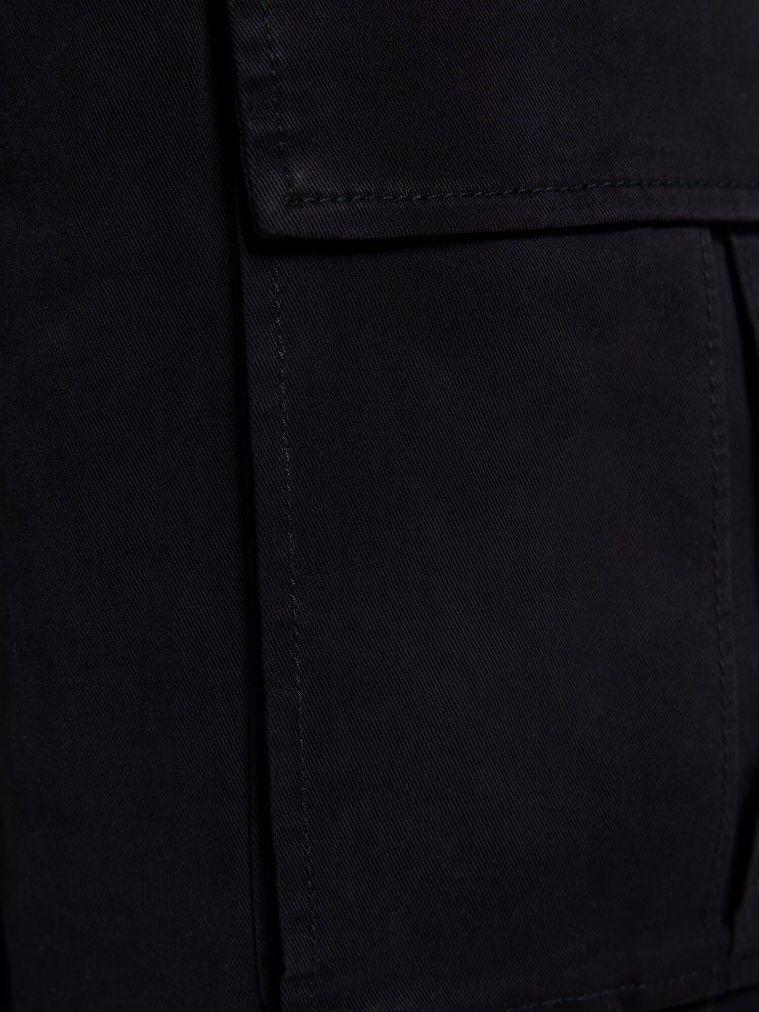 Bershka Pantaloni cu buzunare negru - Pled.ro