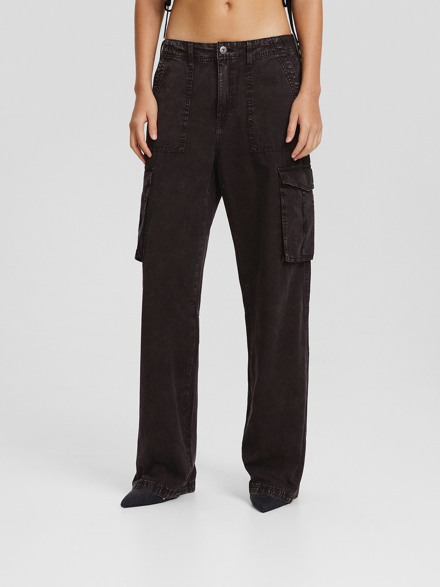 Bershka Pantaloni cu buzunare negru - Pled.ro