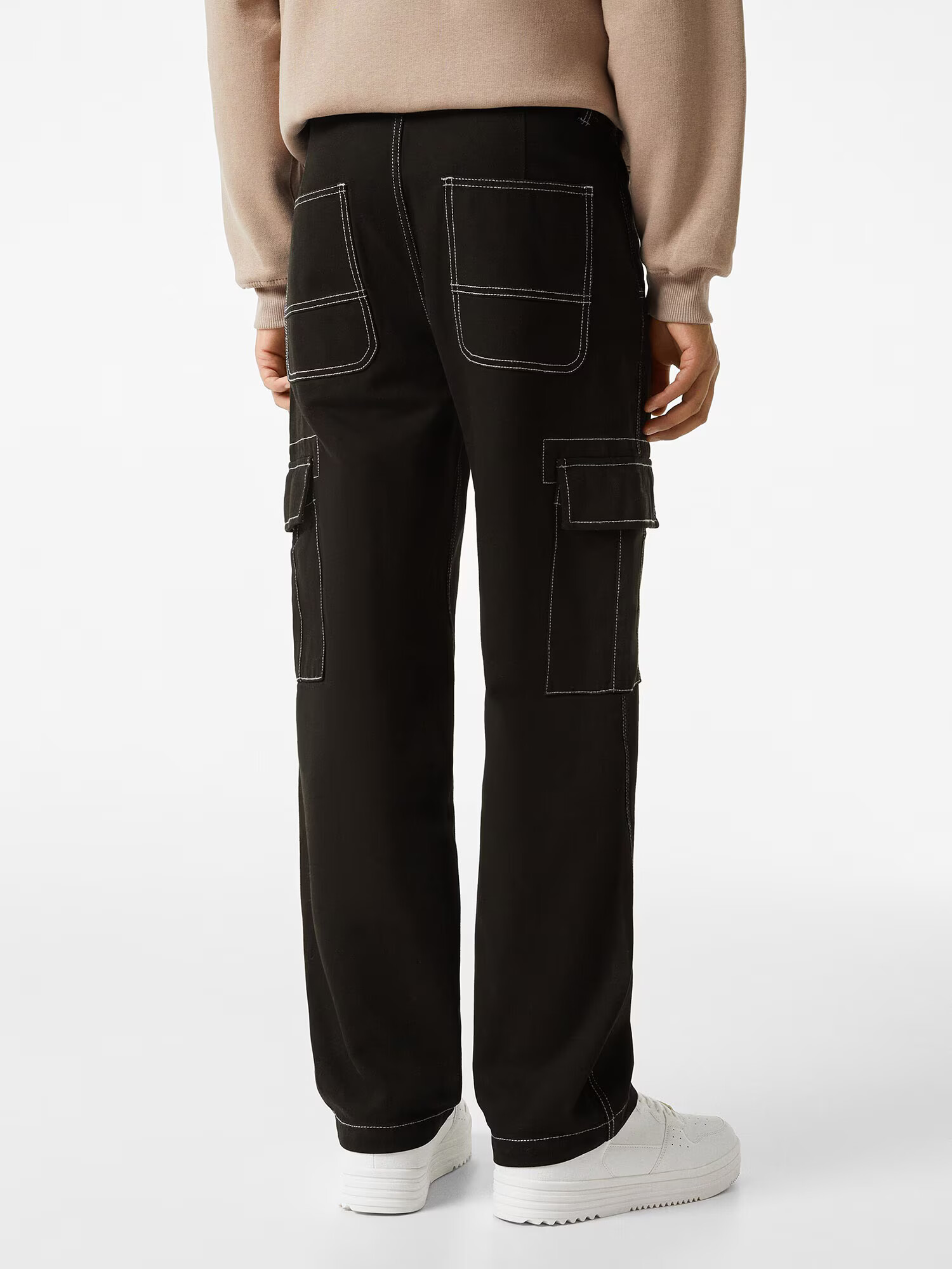 Bershka Pantaloni cu buzunare negru - Pled.ro