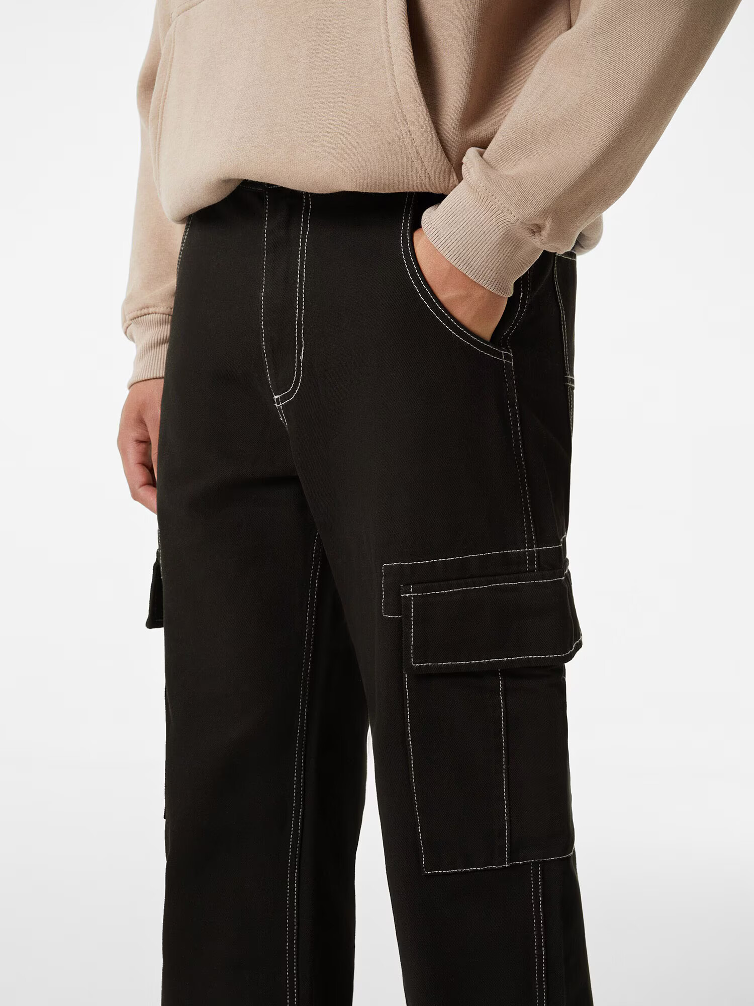 Bershka Pantaloni cu buzunare negru - Pled.ro