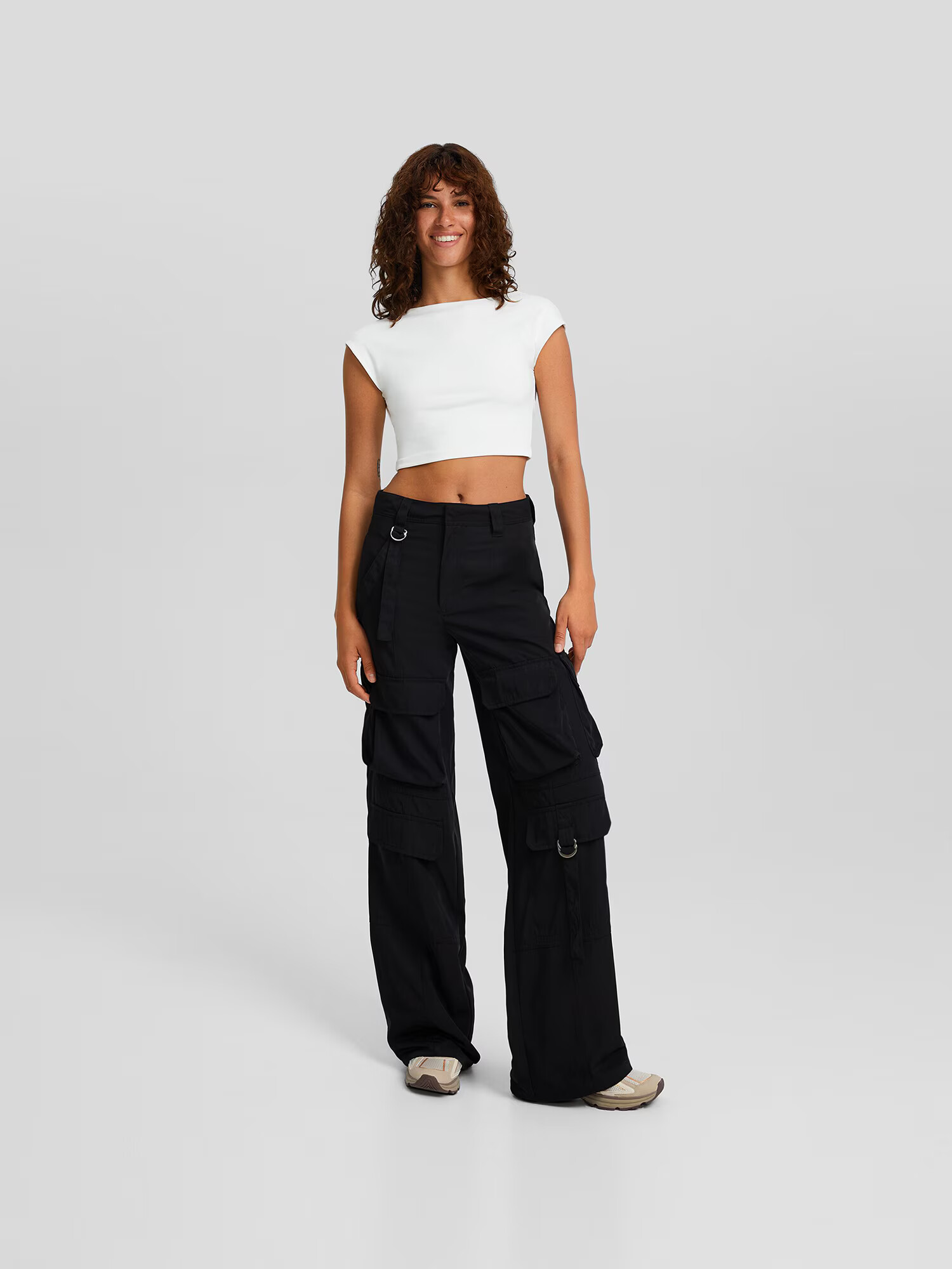 Bershka Pantaloni cu buzunare negru - Pled.ro