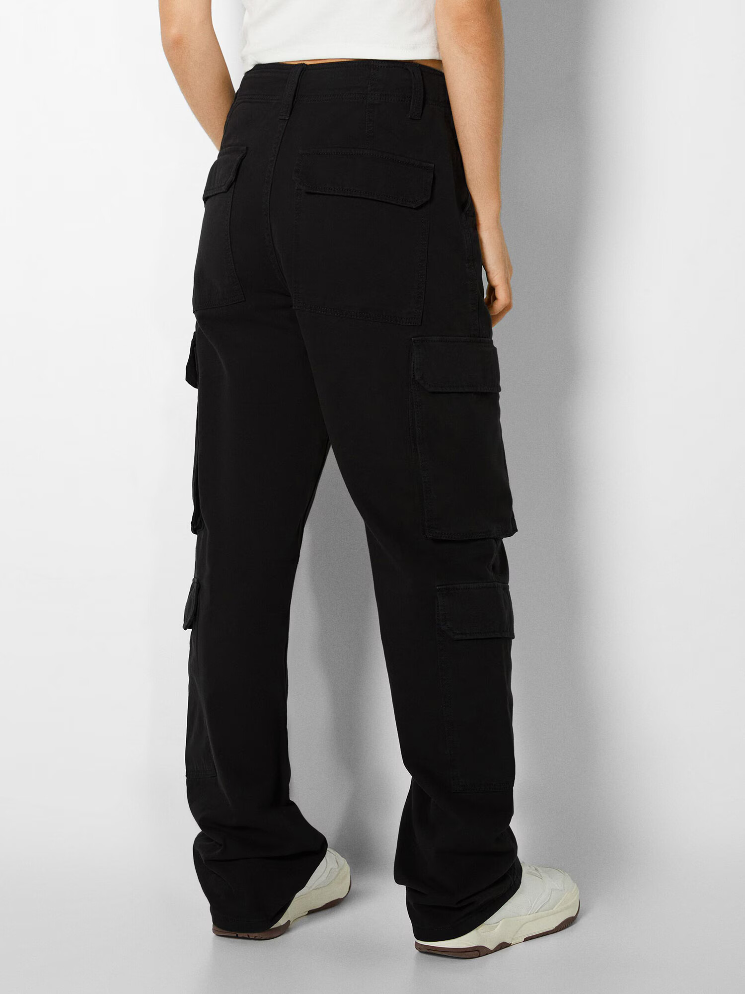 Bershka Pantaloni cu buzunare negru - Pled.ro