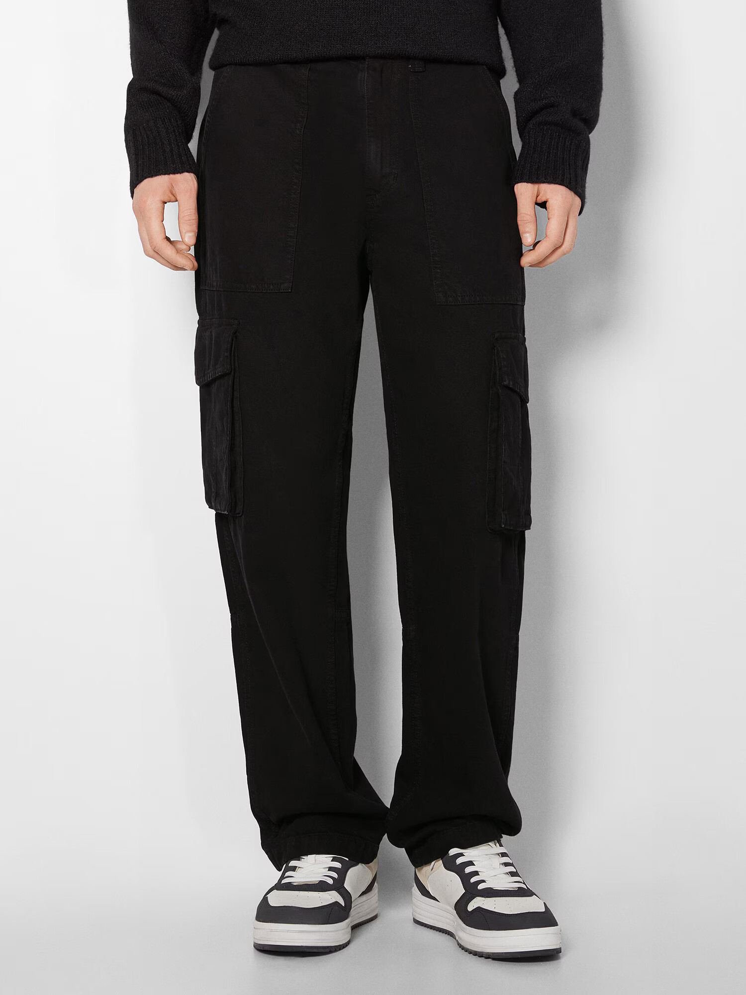 Bershka Pantaloni cu buzunare negru - Pled.ro