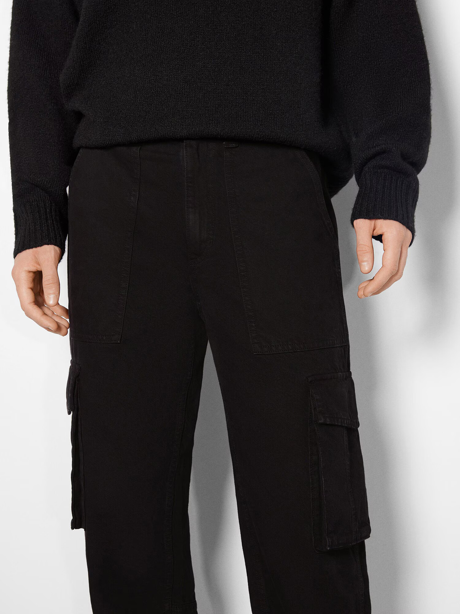 Bershka Pantaloni cu buzunare negru - Pled.ro