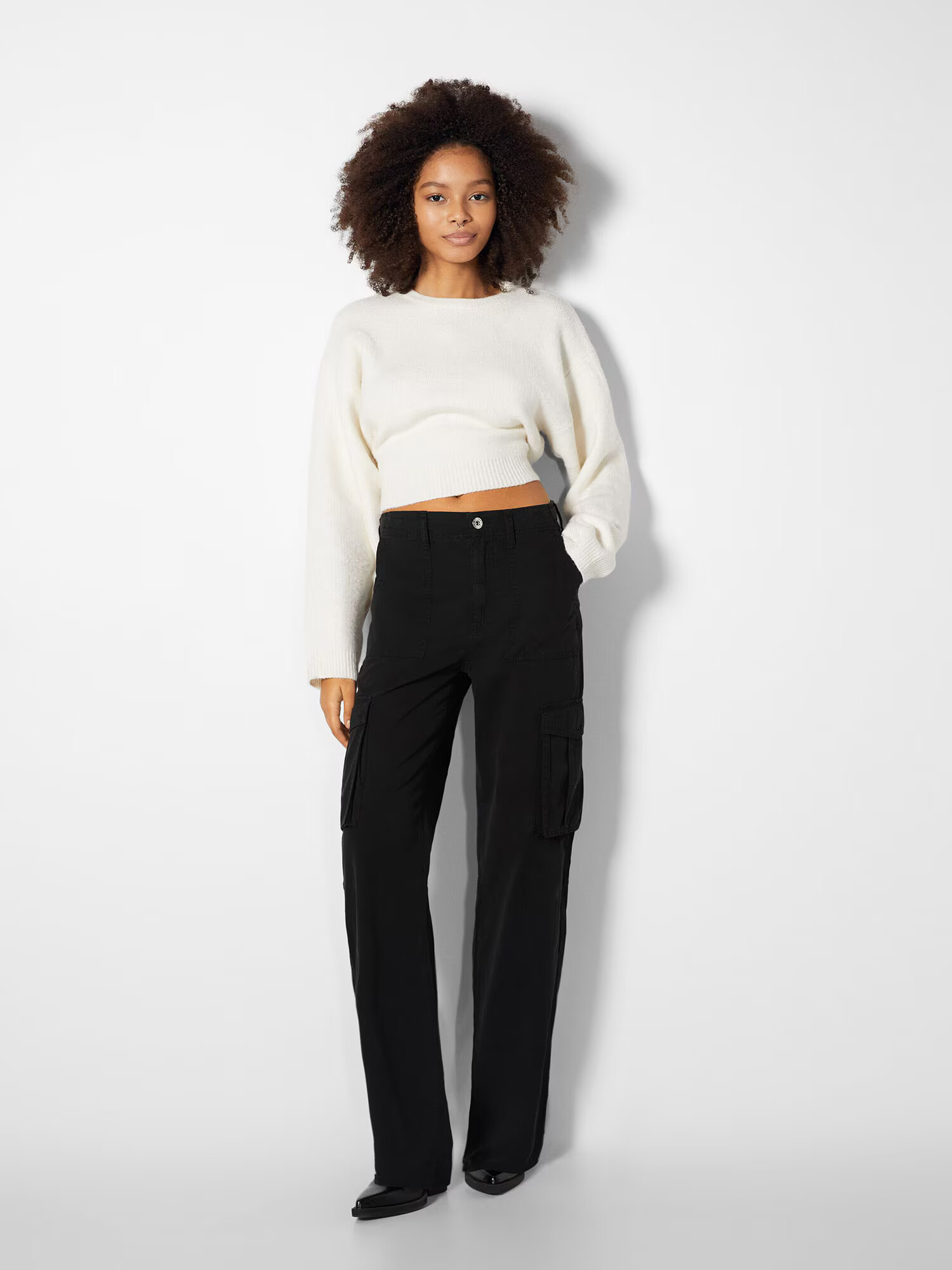 Bershka Pantaloni cu buzunare negru - Pled.ro