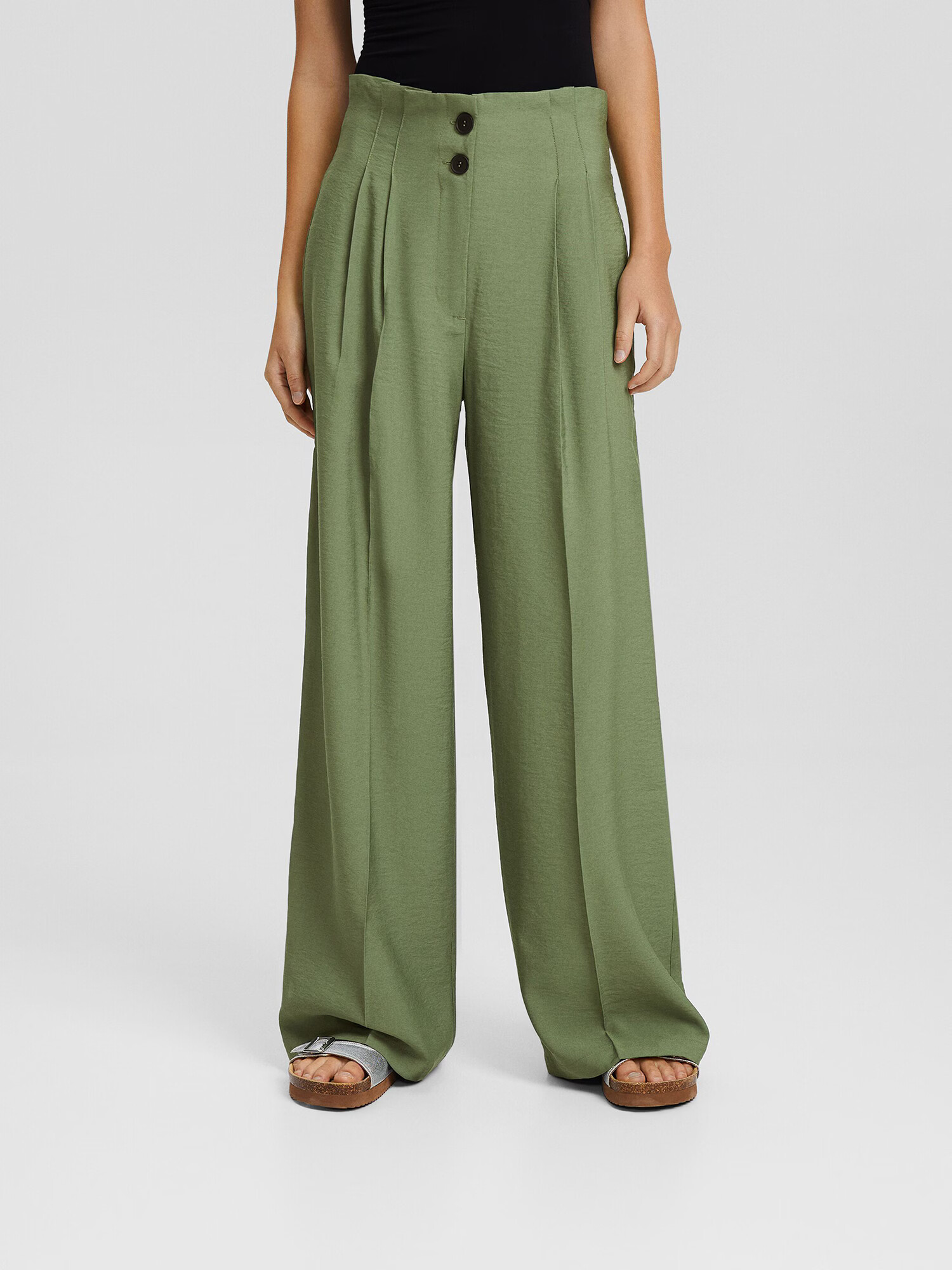 Bershka Pantaloni cutați verde - Pled.ro