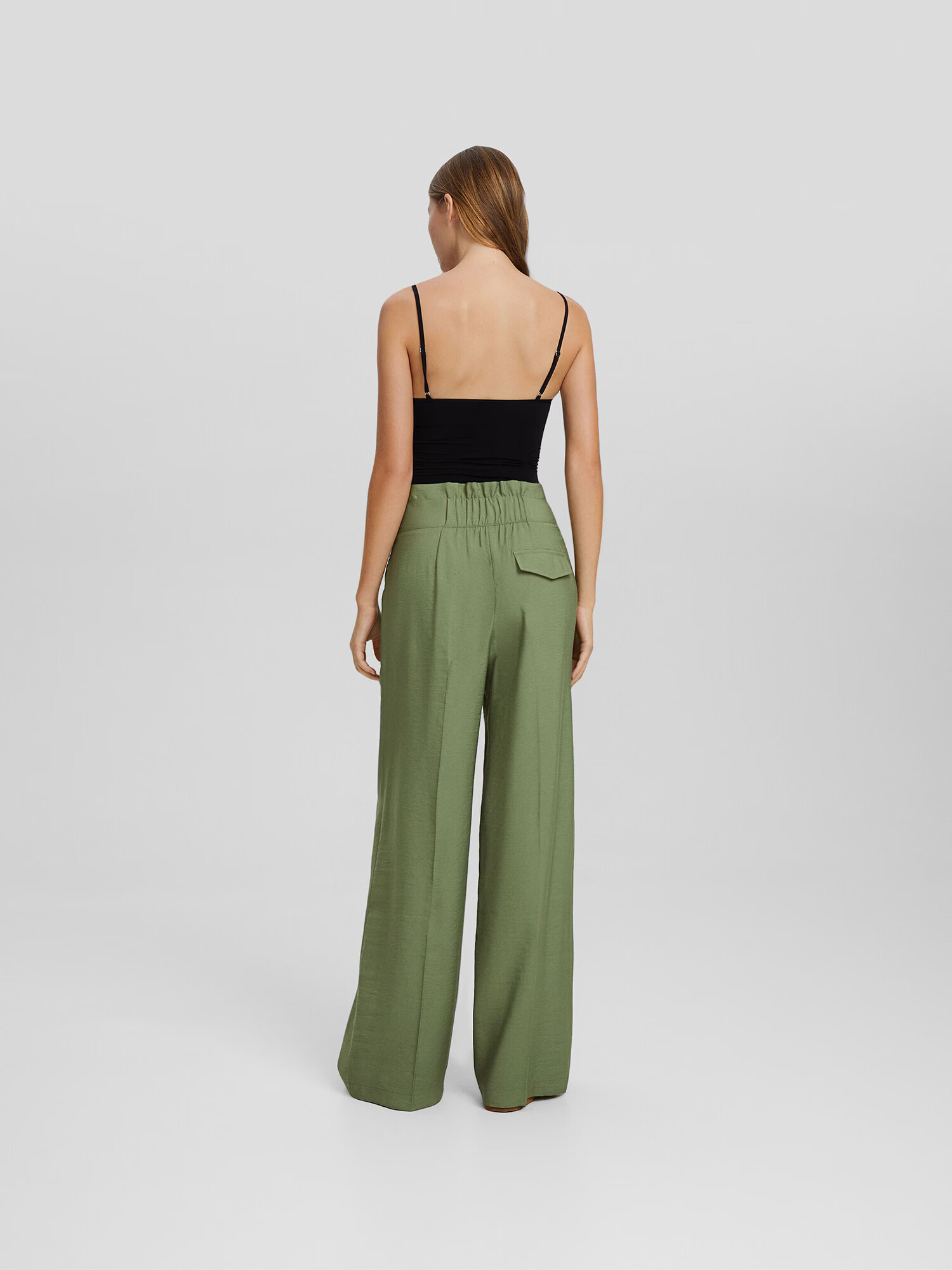 Bershka Pantaloni cutați verde - Pled.ro