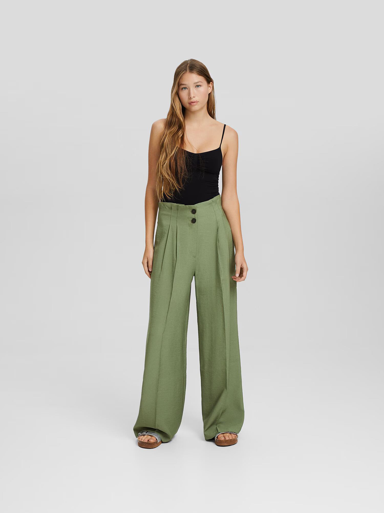 Bershka Pantaloni cutați verde - Pled.ro