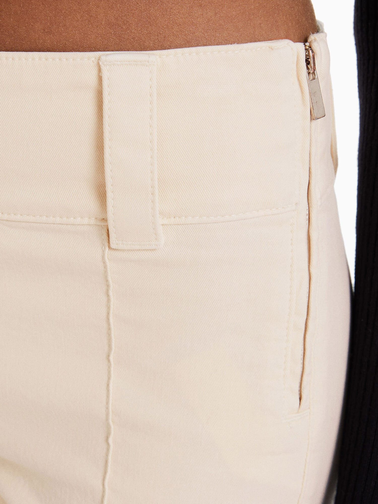 Bershka Pantaloni ecru - Pled.ro