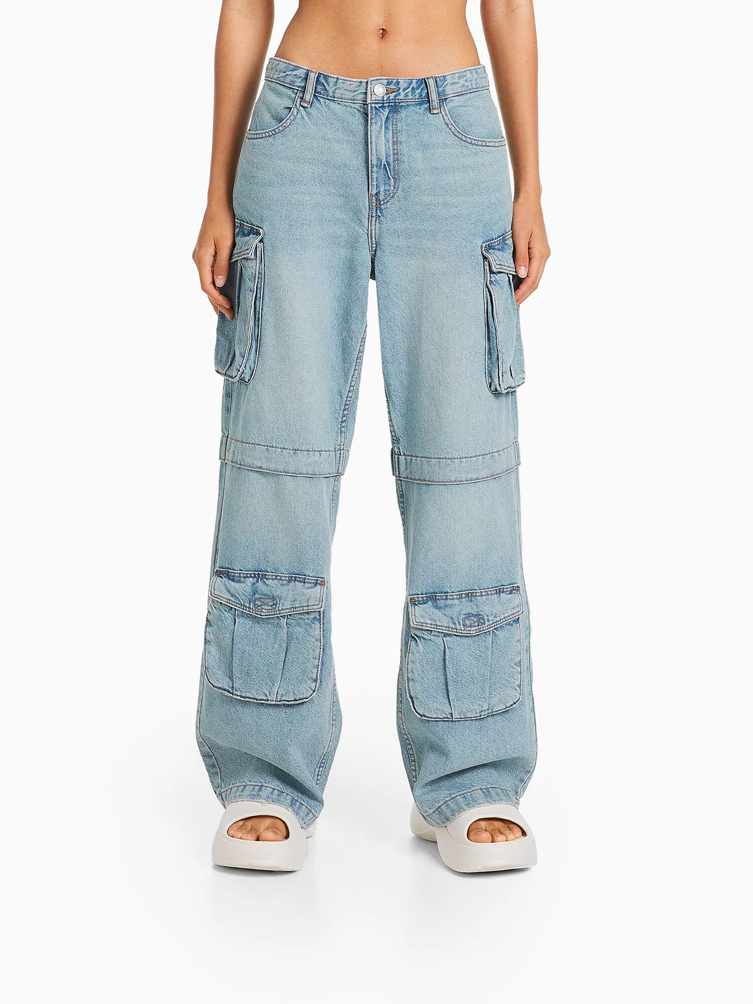 Bershka Pantaloni eleganți albastru denim - Pled.ro