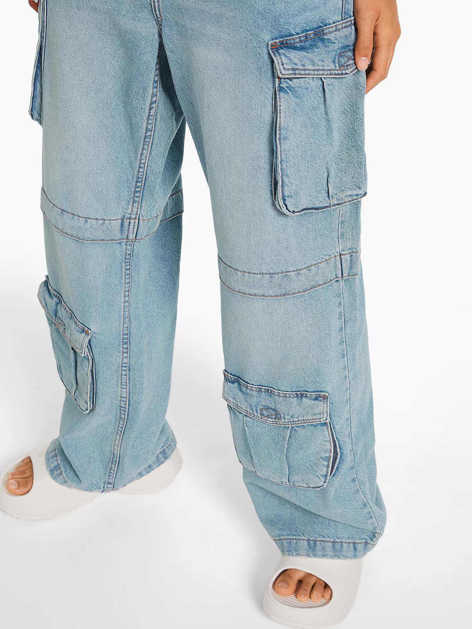 Bershka Pantaloni eleganți albastru denim - Pled.ro