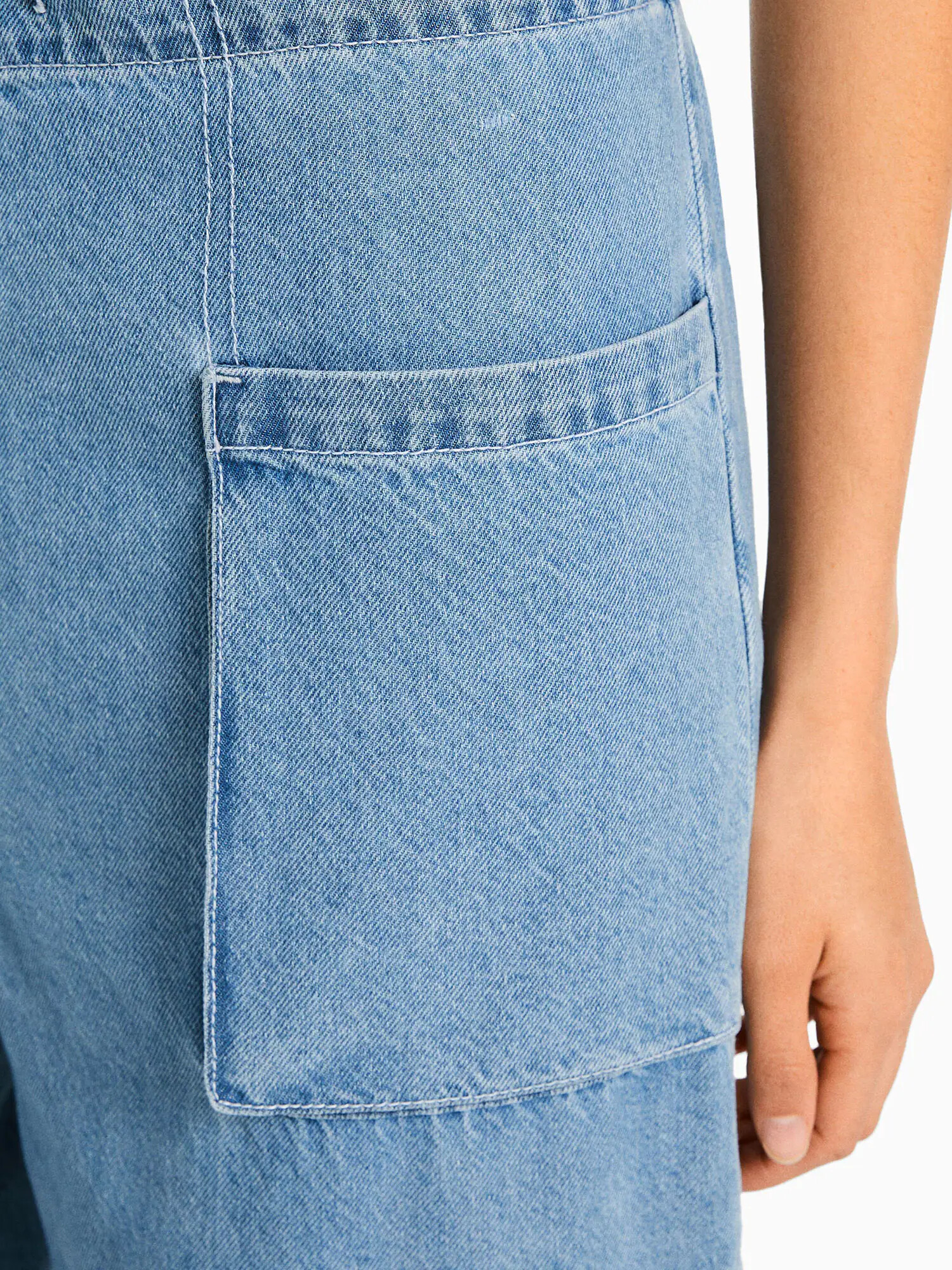 Bershka Pantaloni eleganți albastru denim - Pled.ro