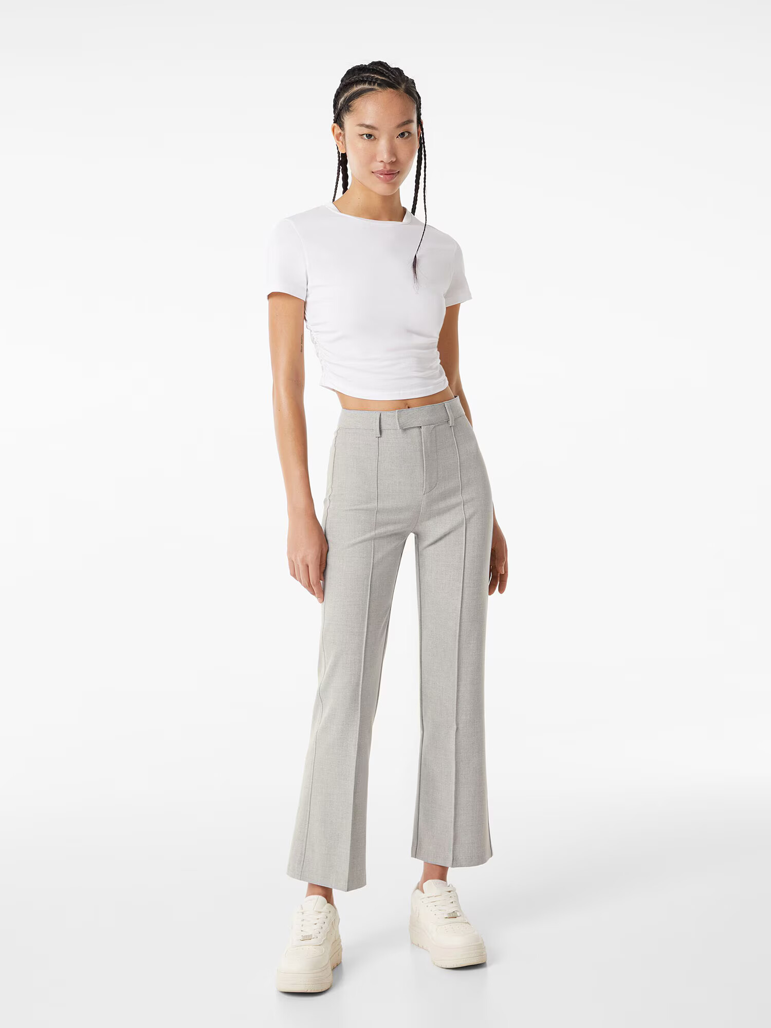 Bershka Pantaloni gri deschis - Pled.ro