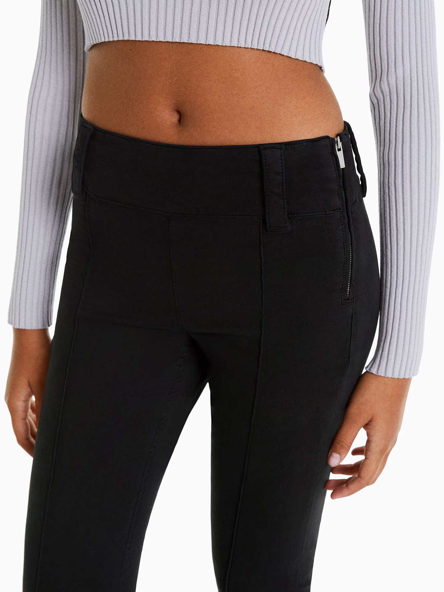 Bershka Pantaloni negru - Pled.ro