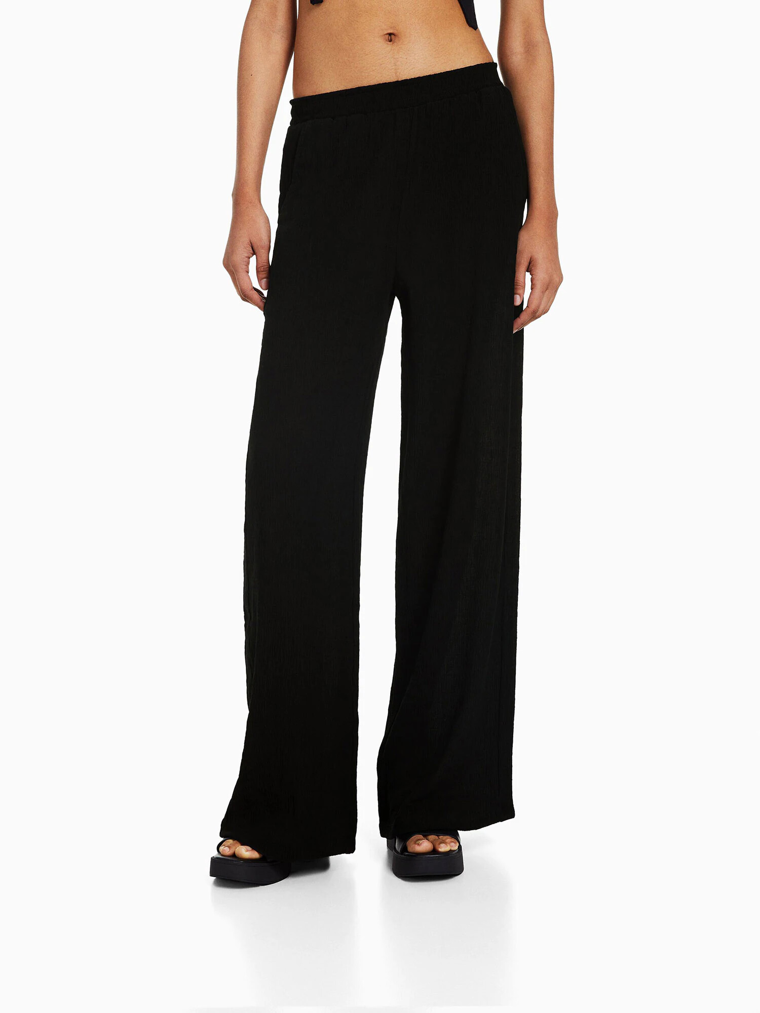 Bershka Pantaloni negru - Pled.ro