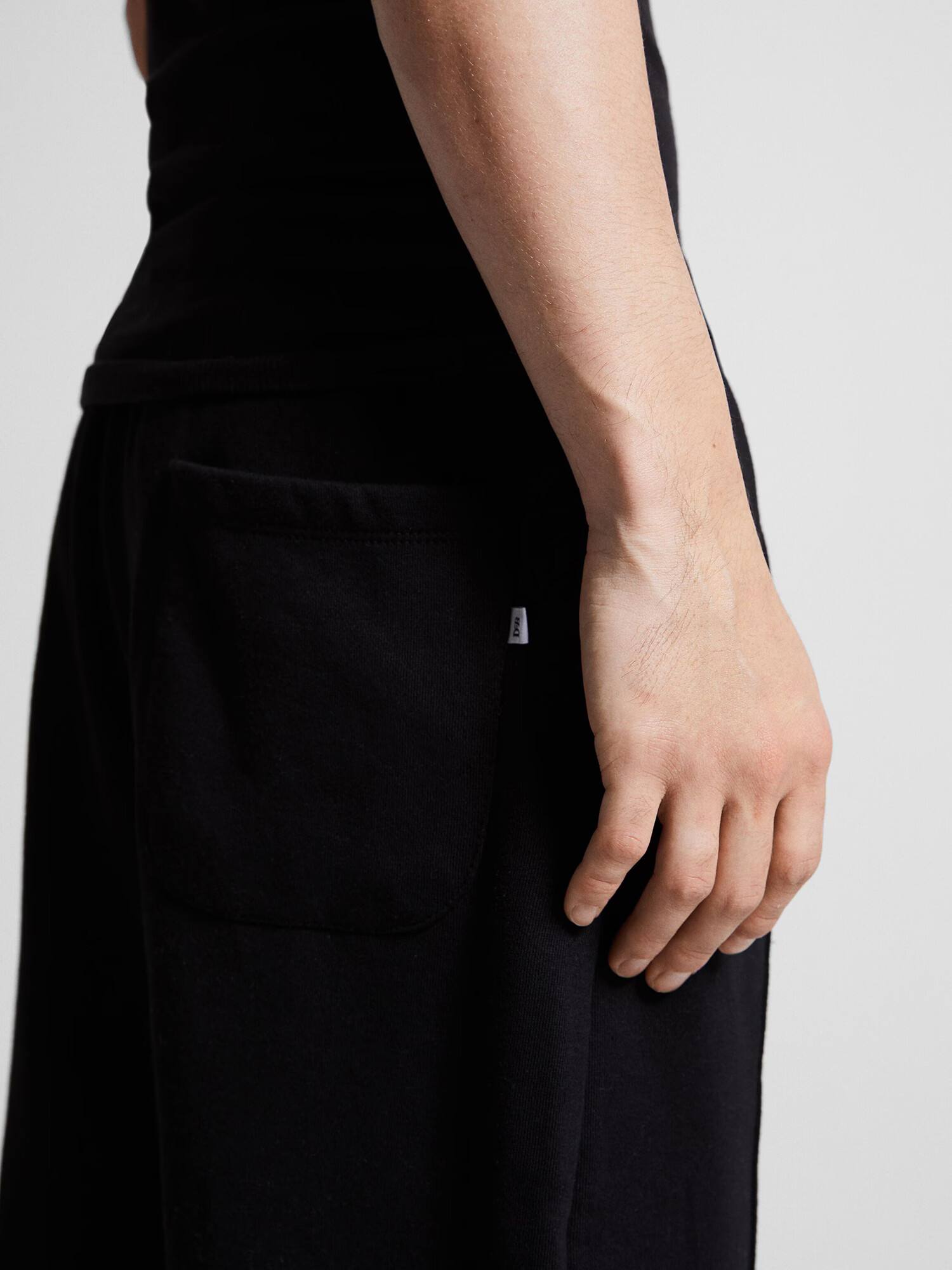 Bershka Pantaloni negru - Pled.ro