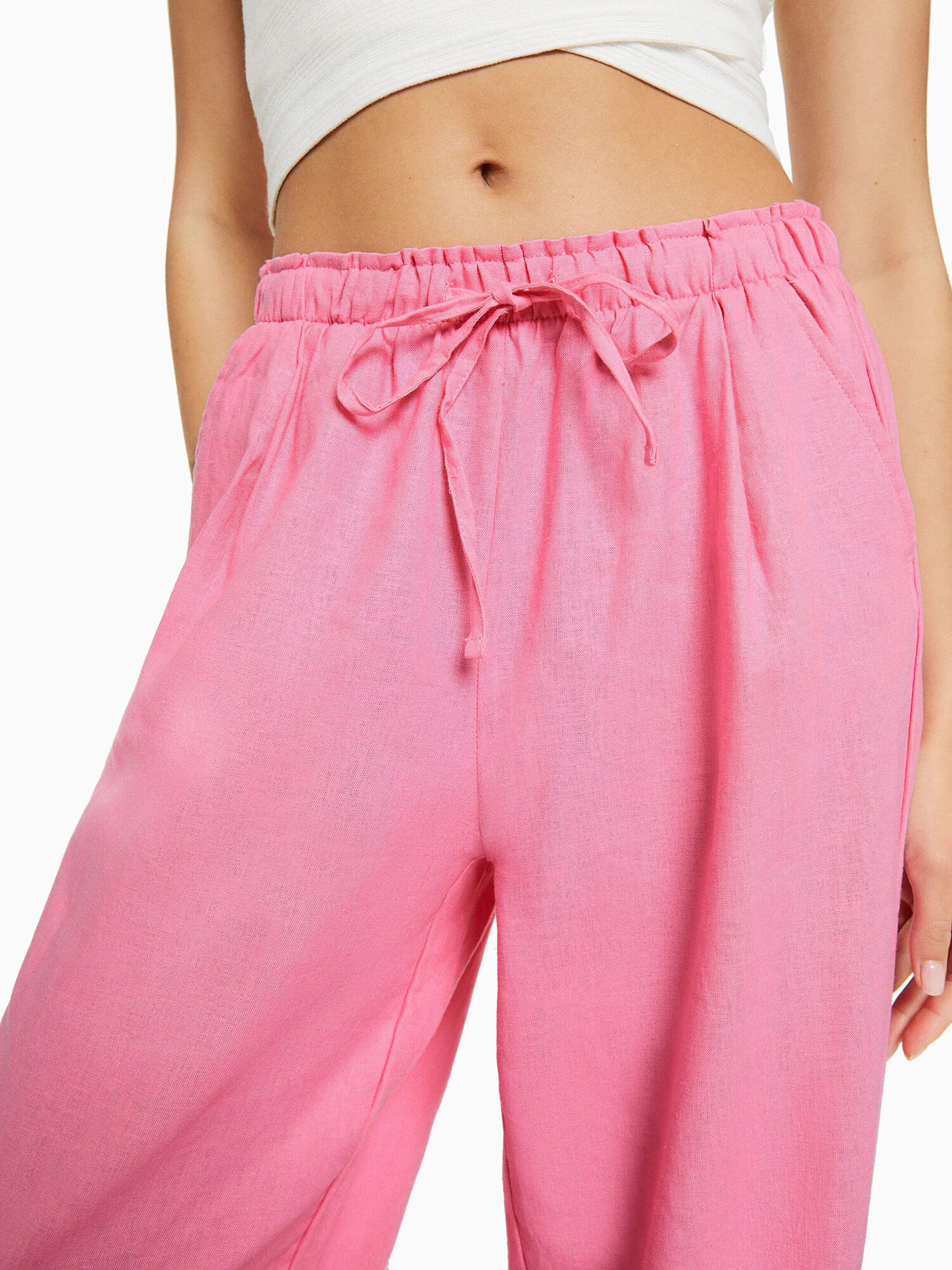 Bershka Pantaloni roz deschis - Pled.ro