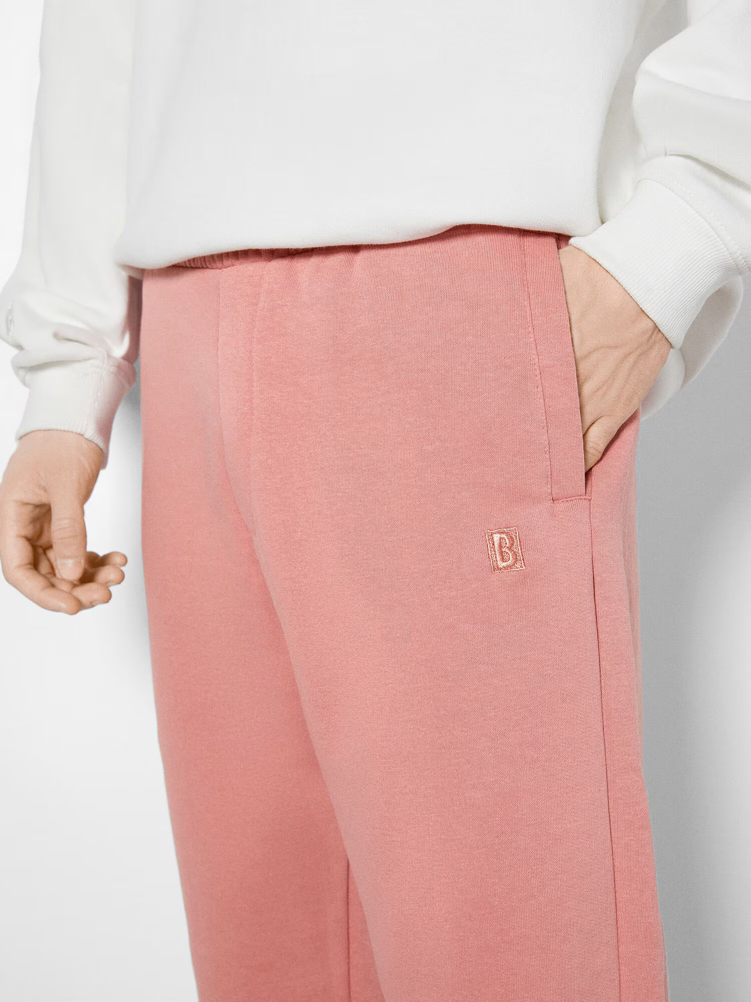 Bershka Pantaloni roz pal - Pled.ro