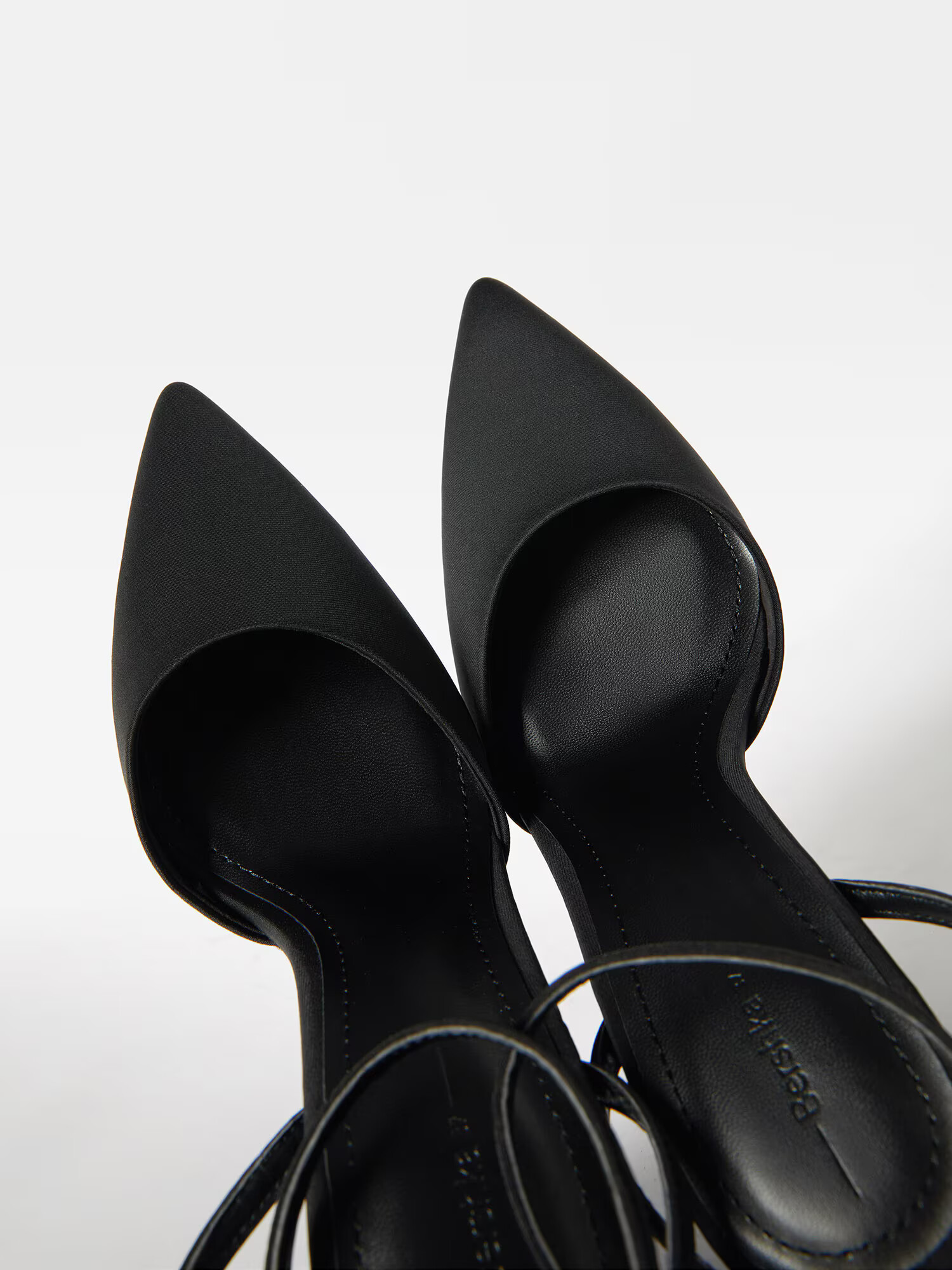 Bershka Pumps negru - Pled.ro