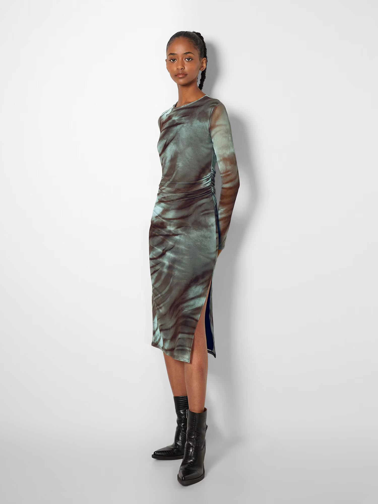 Bershka Rochie maro / verde - Pled.ro