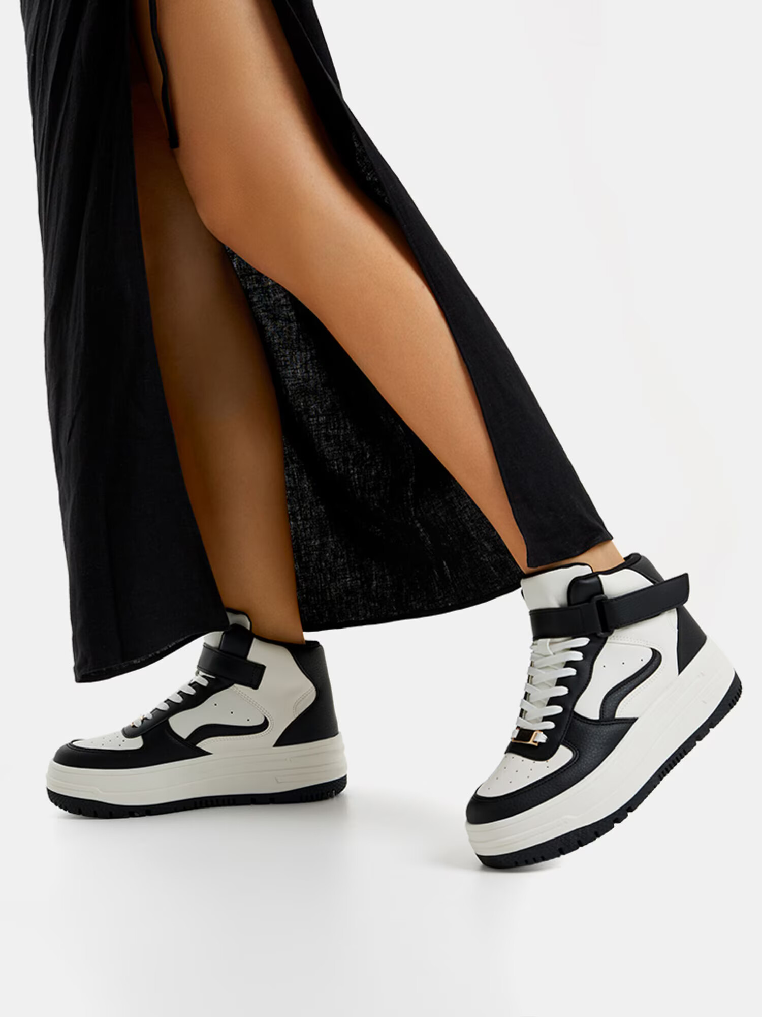 Bershka Sneaker înalt negru / alb - Pled.ro