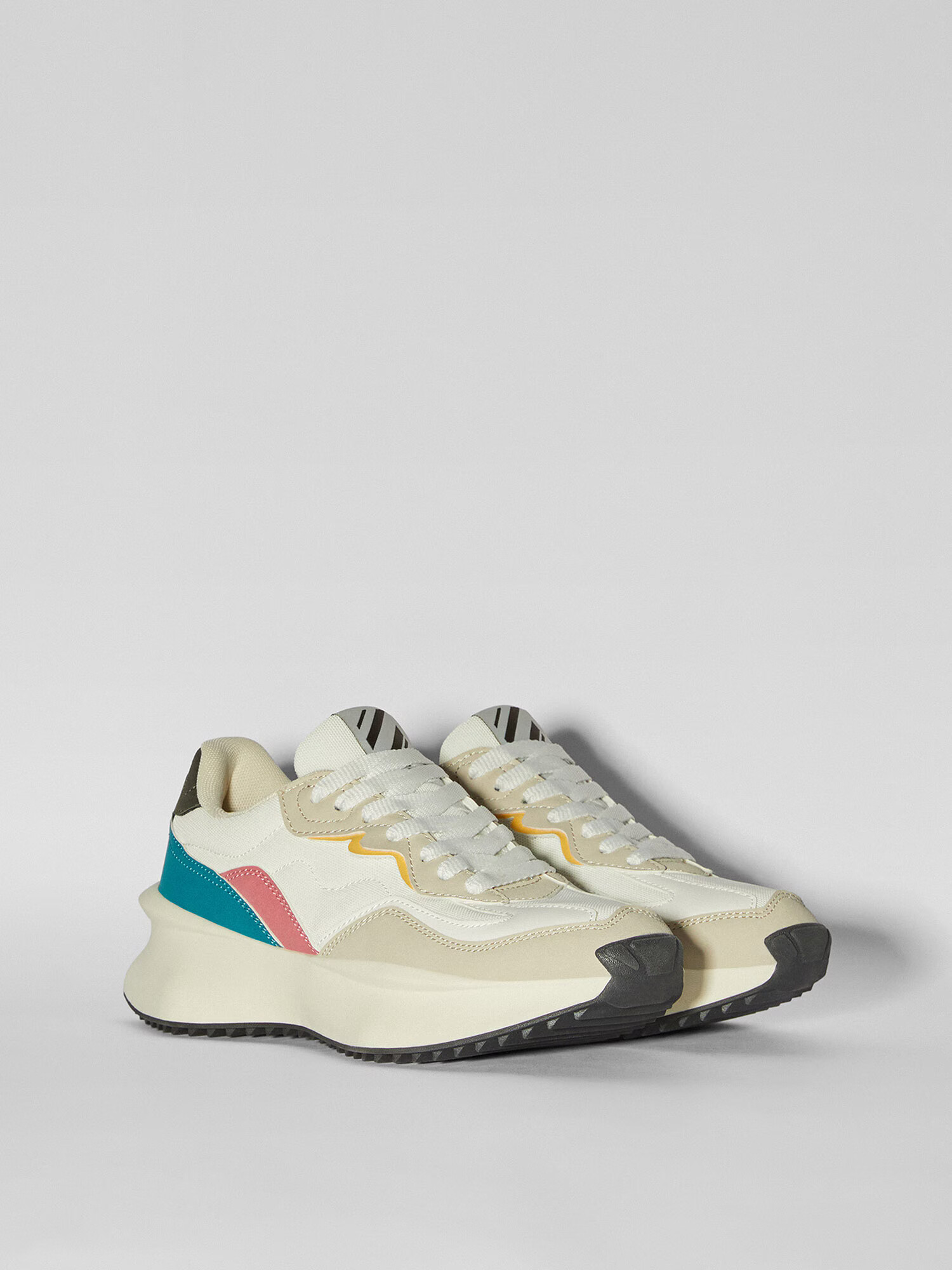 Bershka Sneaker low bej deschis / albastru pastel / roz / alb - Pled.ro