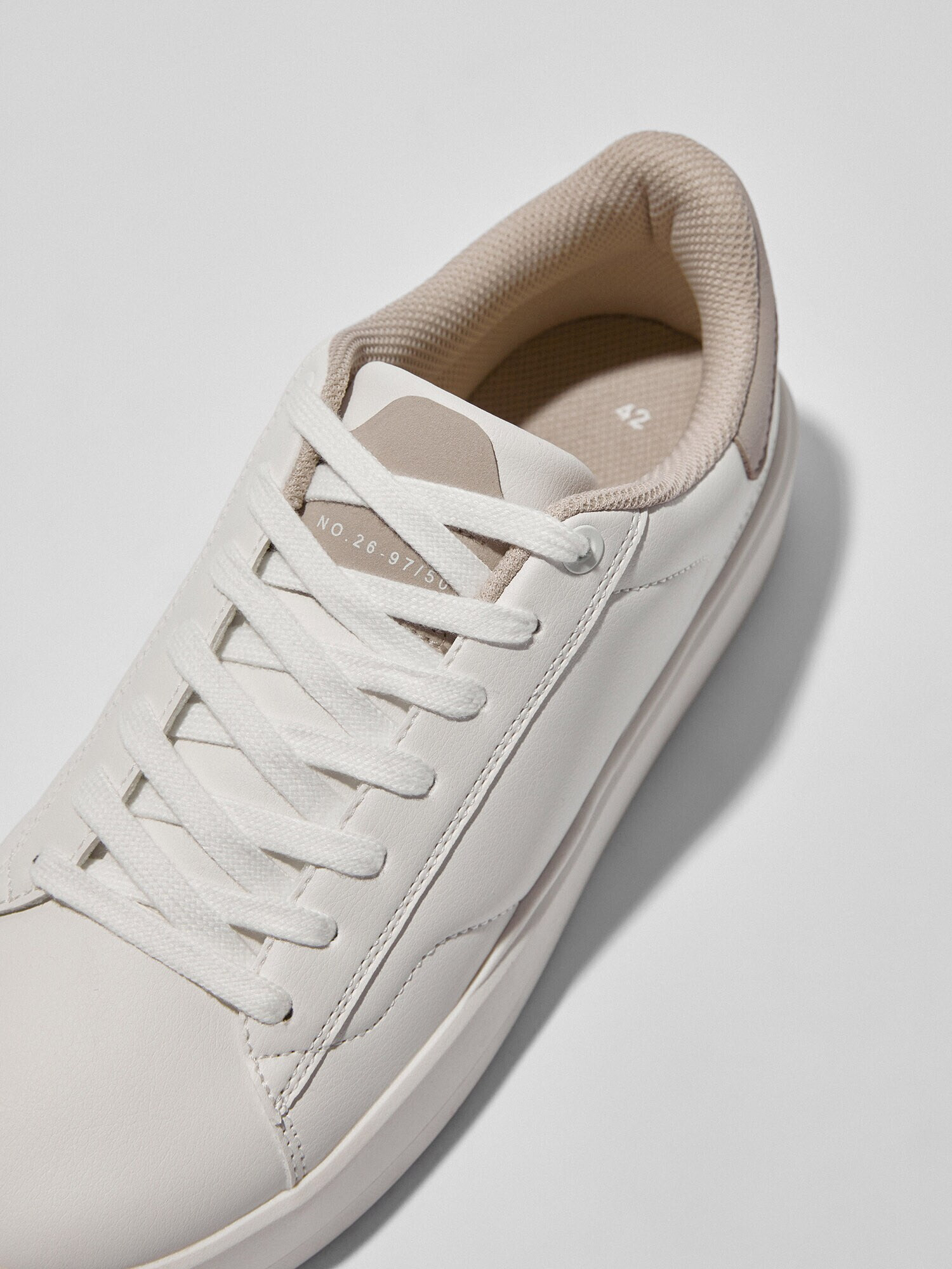 Bershka Sneaker low bej închis / alb - Pled.ro