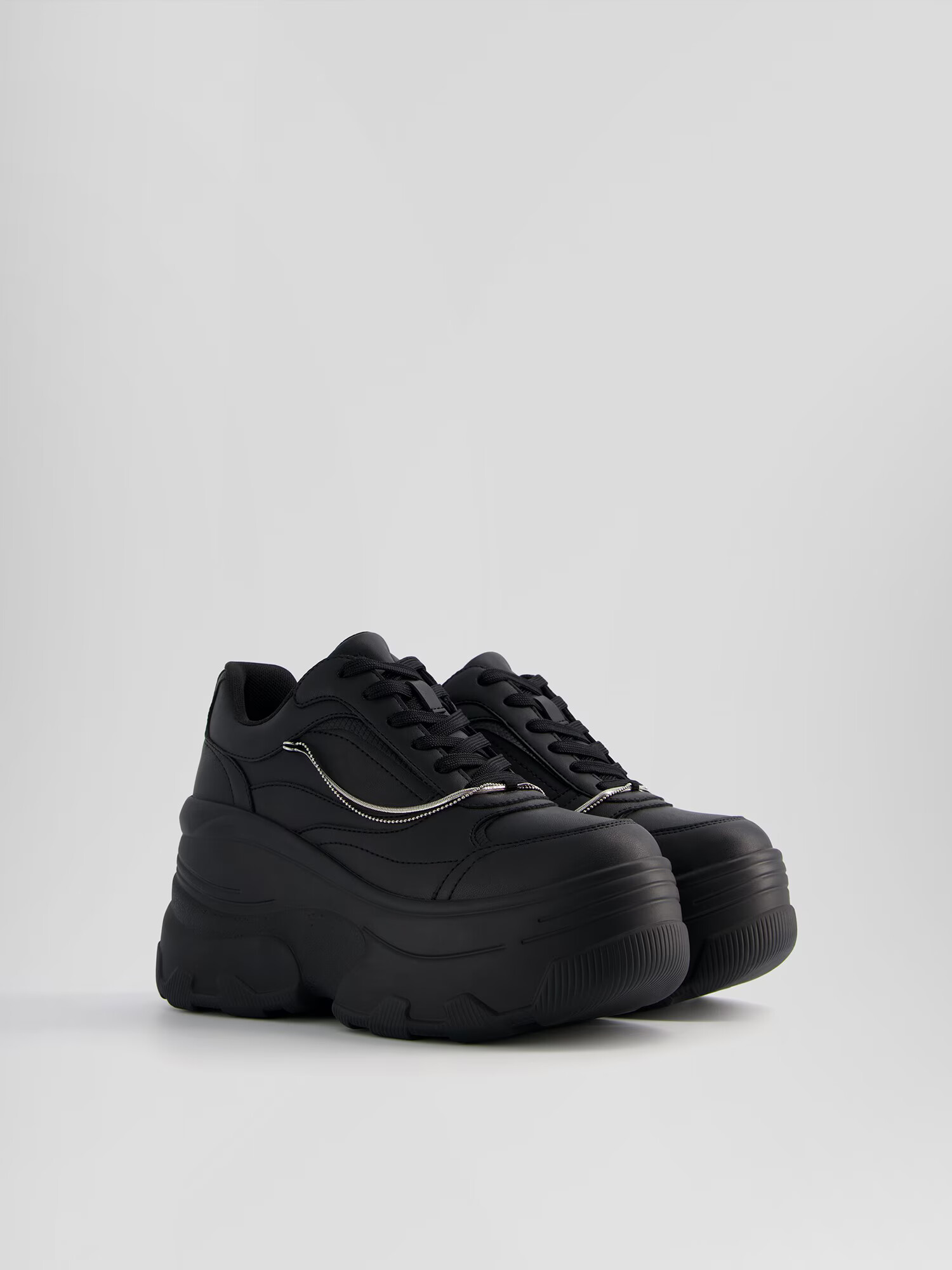 Bershka Sneaker low negru - Pled.ro