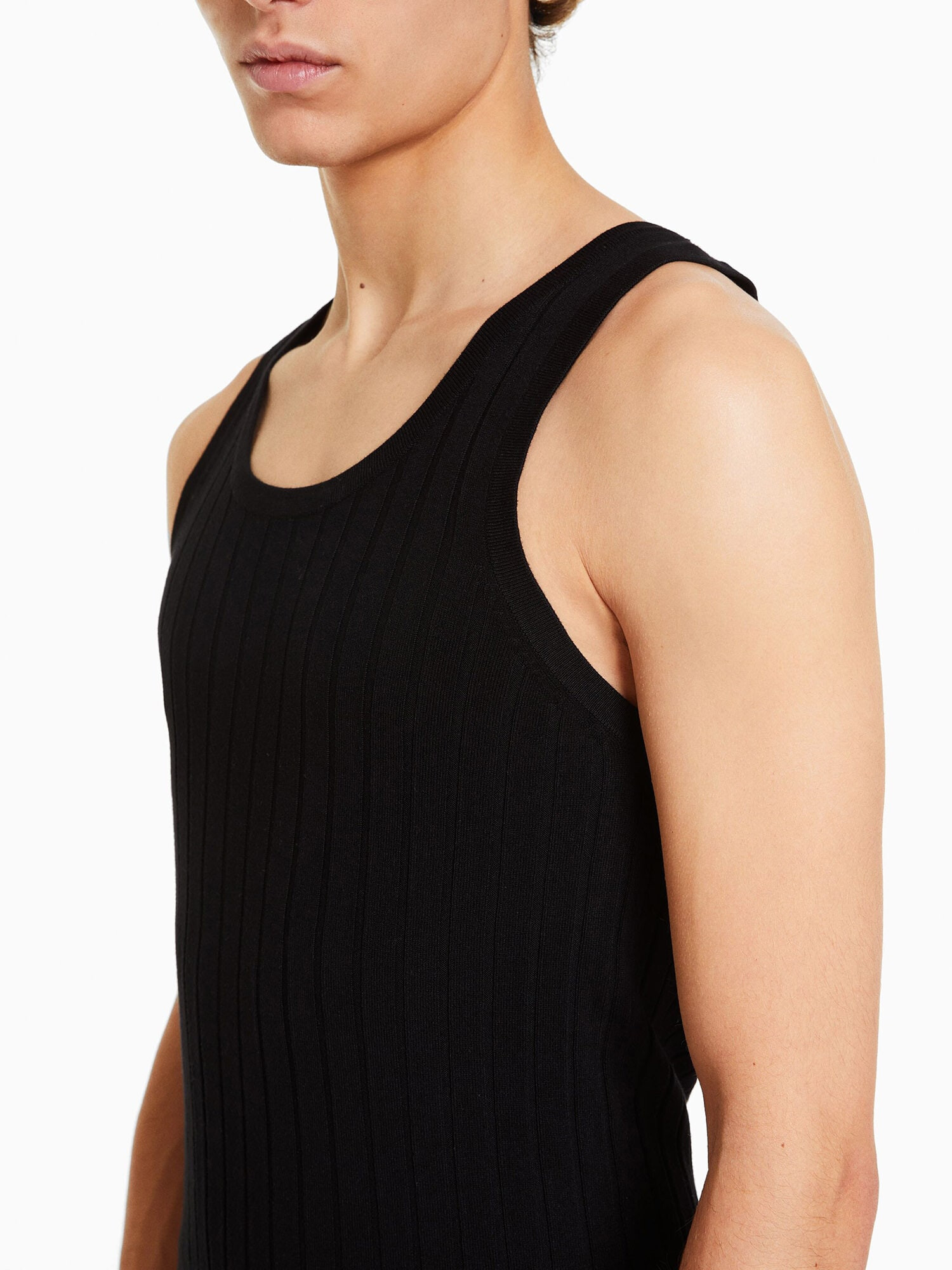 Bershka Tricou negru - Pled.ro