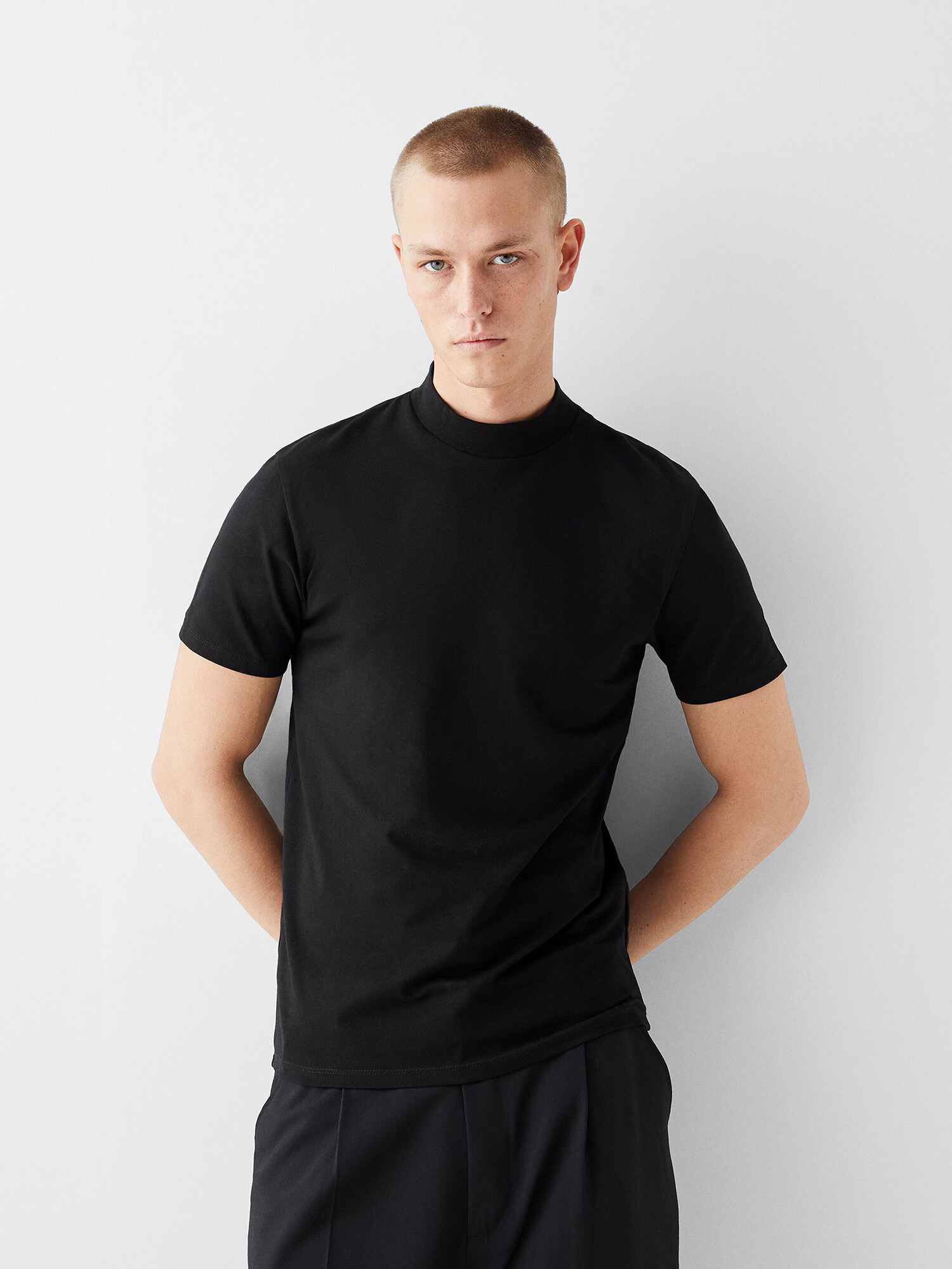 Bershka Tricou negru - Pled.ro