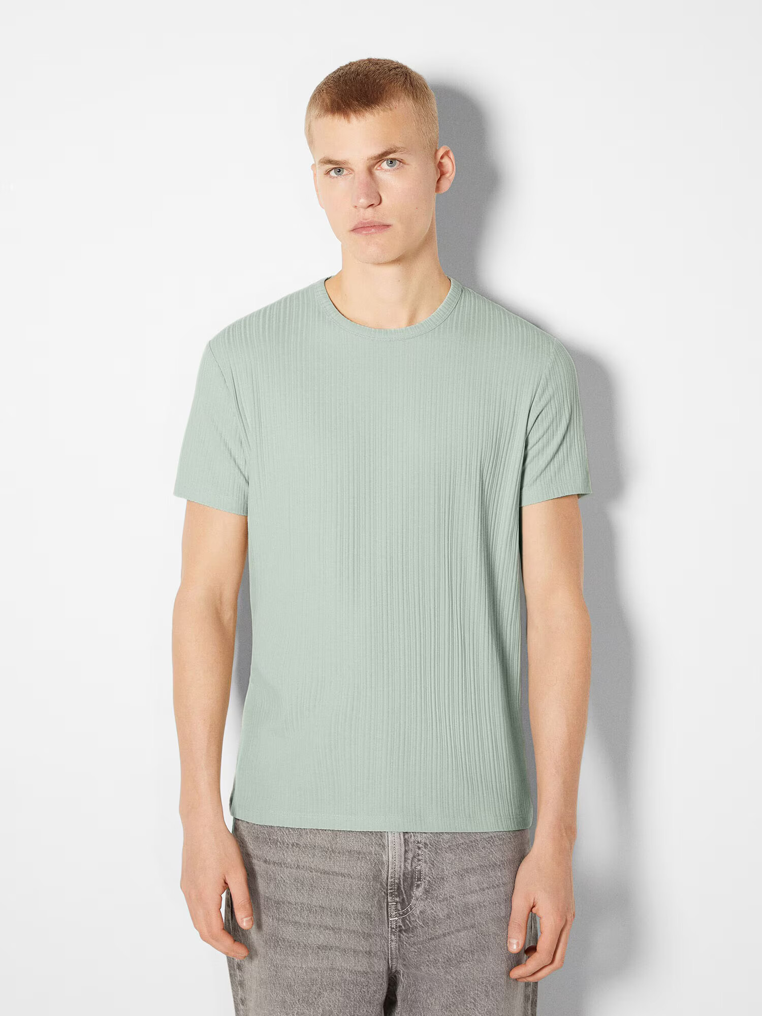 Bershka Tricou verde pastel - Pled.ro