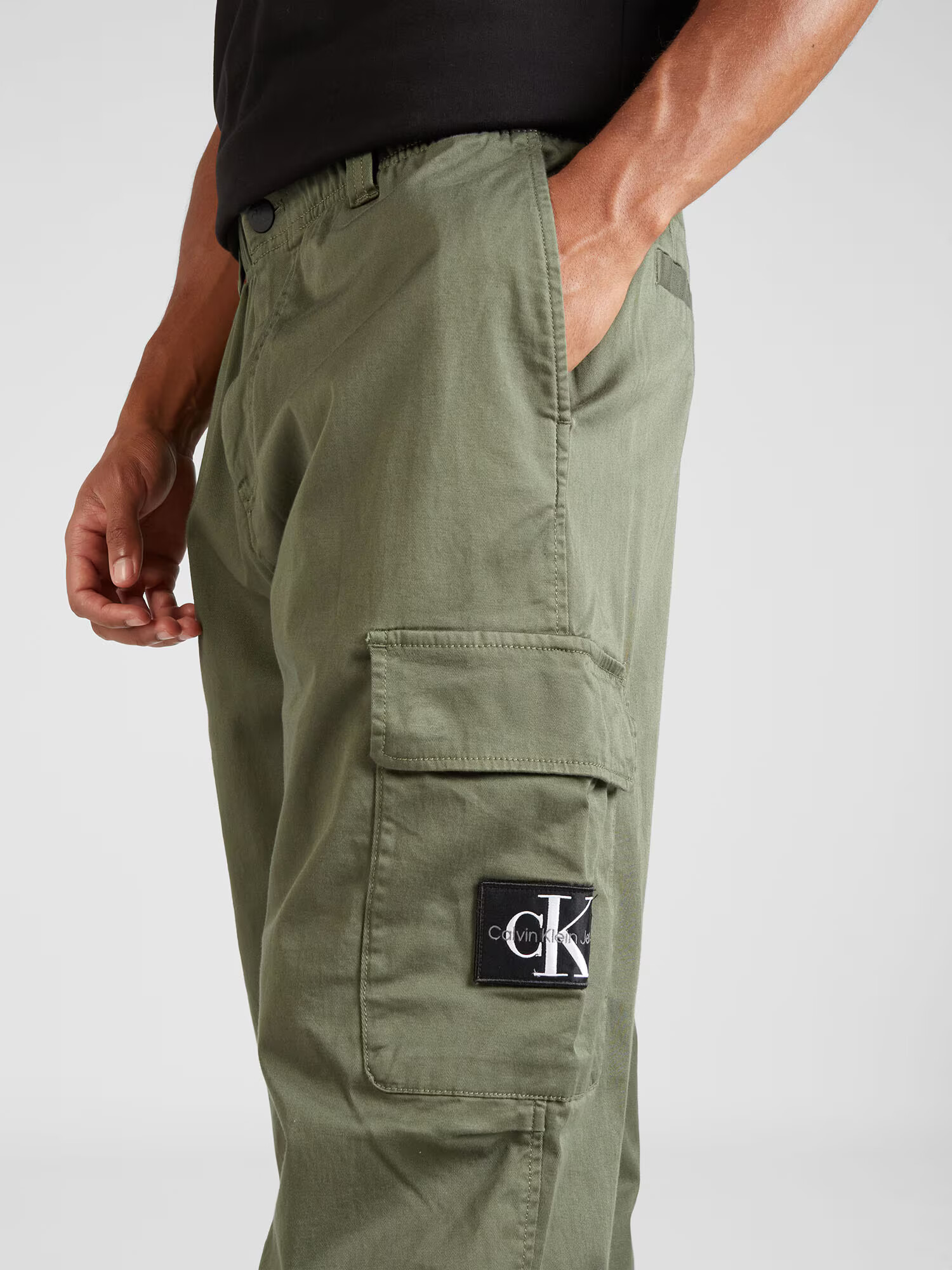 Calvin Klein Jeans Pantaloni cu buzunare 'Essential' oliv - Pled.ro