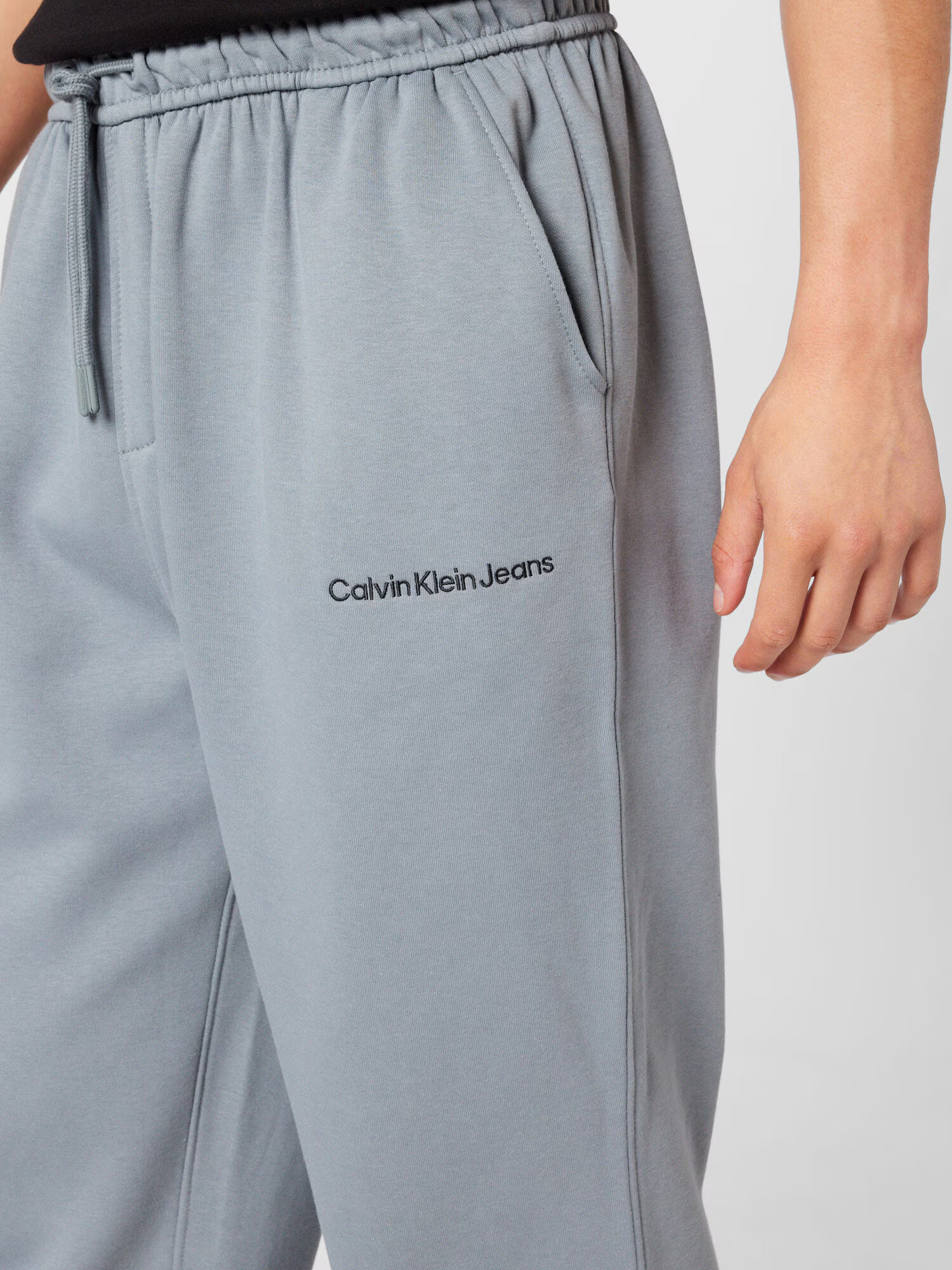 Calvin Klein Jeans Pantaloni 'INSTITUTIONAL' gri / negru - Pled.ro