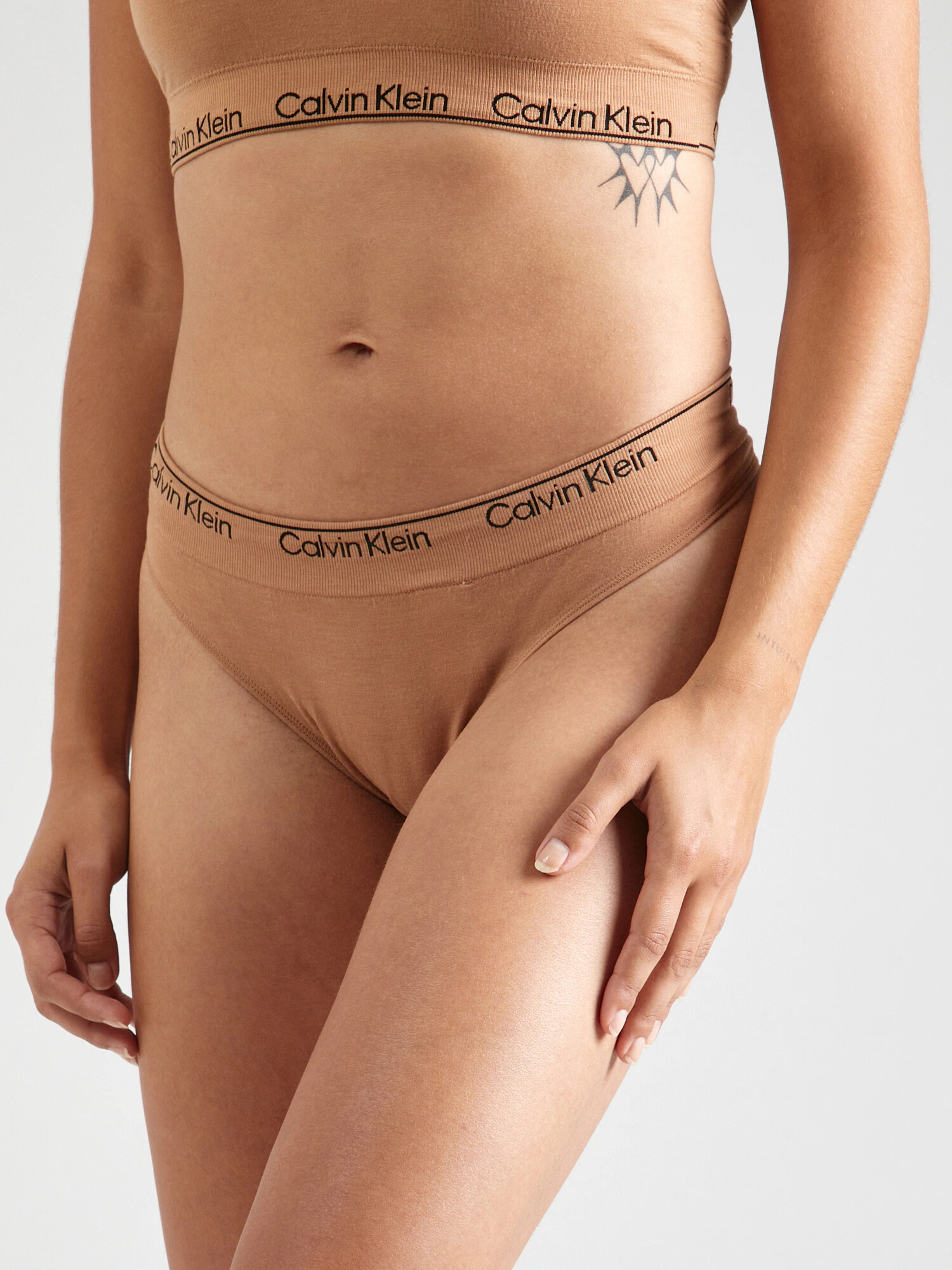 Calvin Klein Underwear Tanga maro cappuccino / negru - Pled.ro