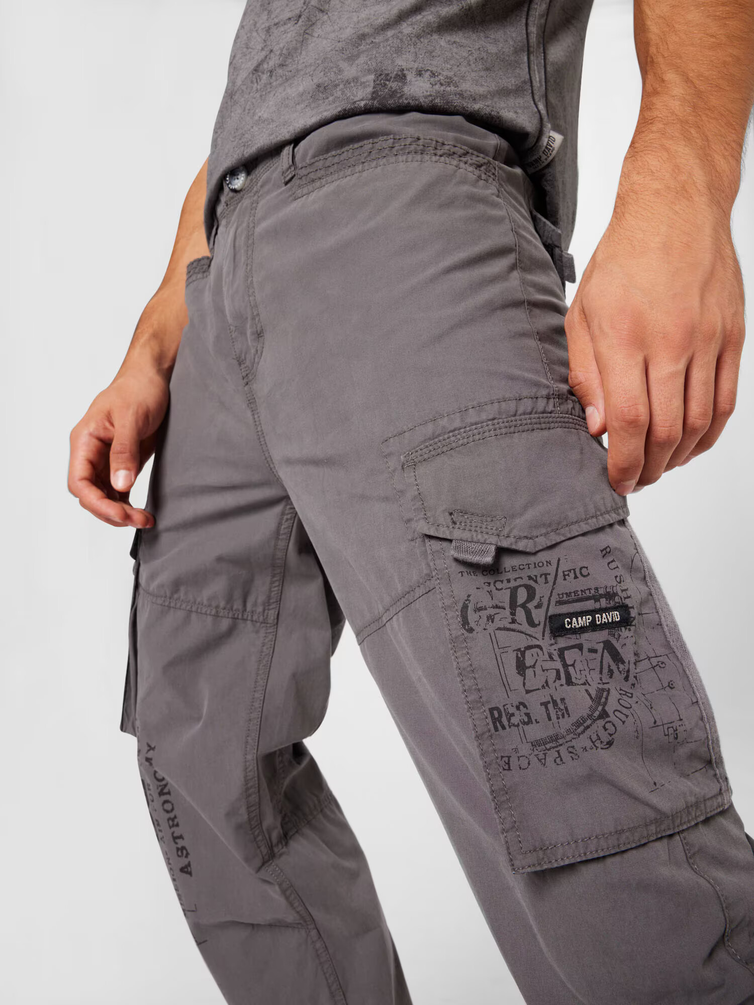 CAMP DAVID Pantaloni cu buzunare gri taupe / negru - Pled.ro