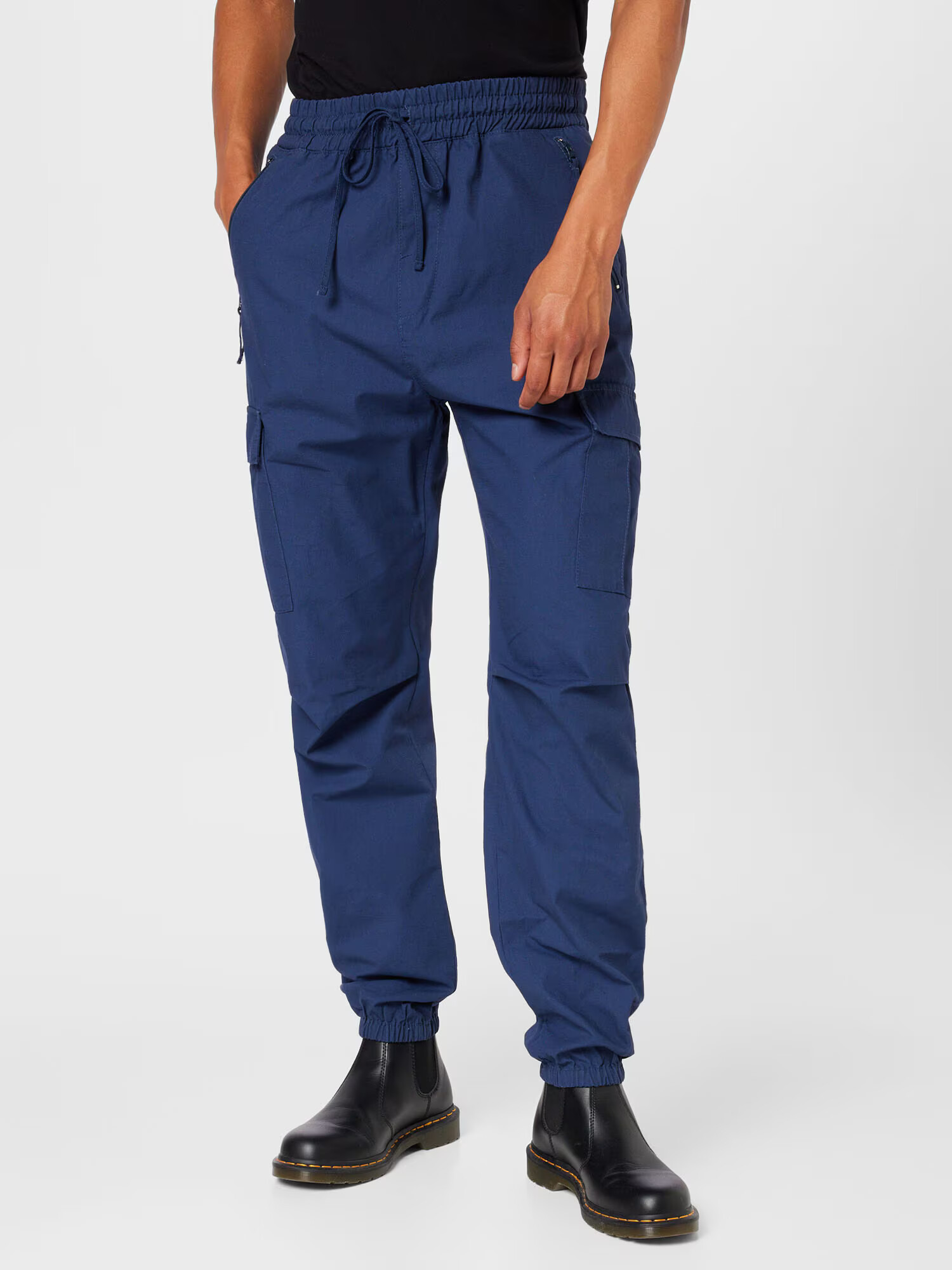 Carhartt WIP Pantaloni cu buzunare bleumarin - Pled.ro