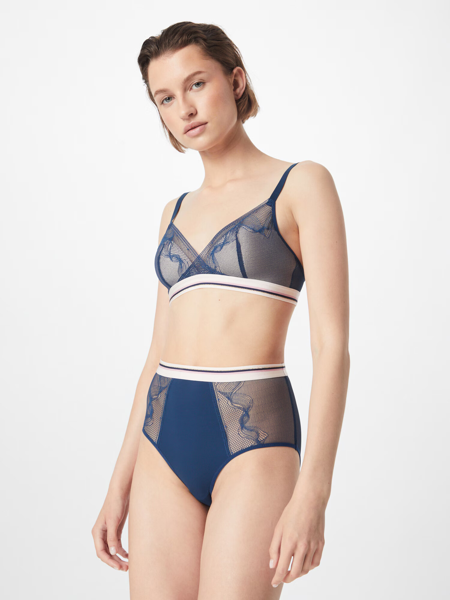 Chantelle Sutien crem / bleumarin / roz - Pled.ro